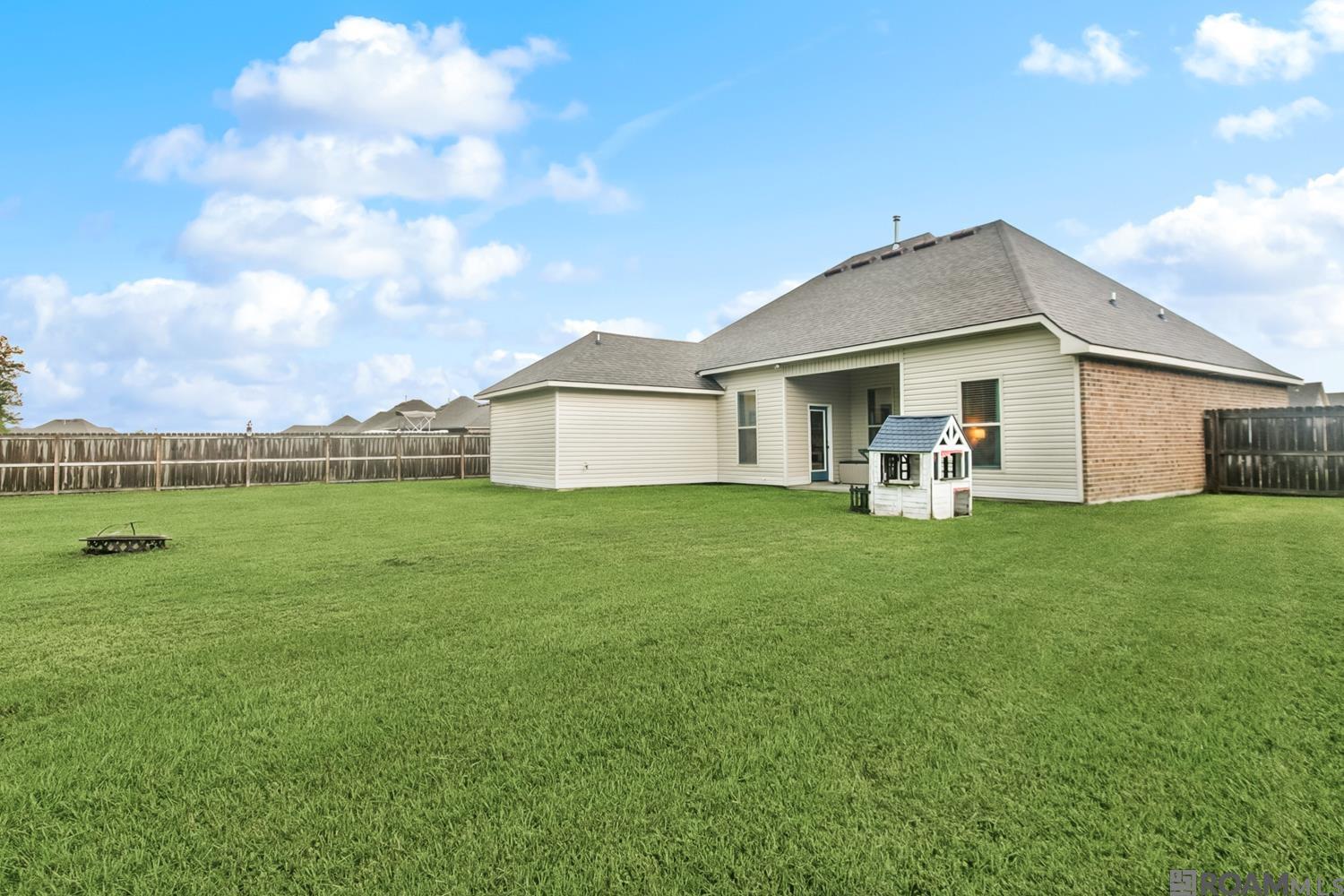 23139 Berry View Dr