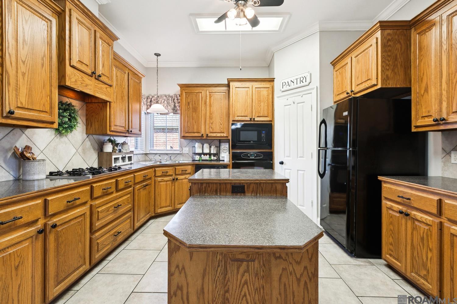 13102 Oak Knoll Dr