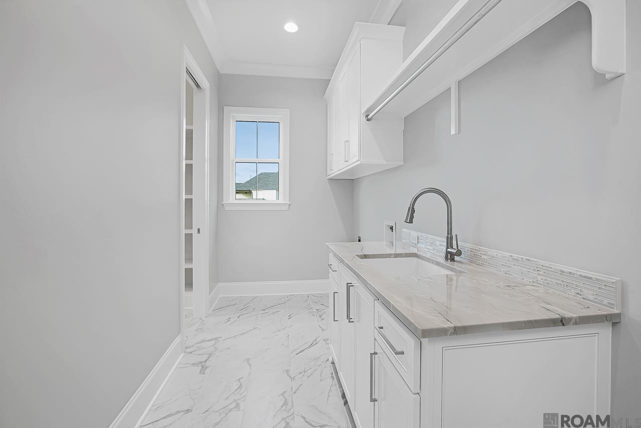 437 Glenthorne Dr