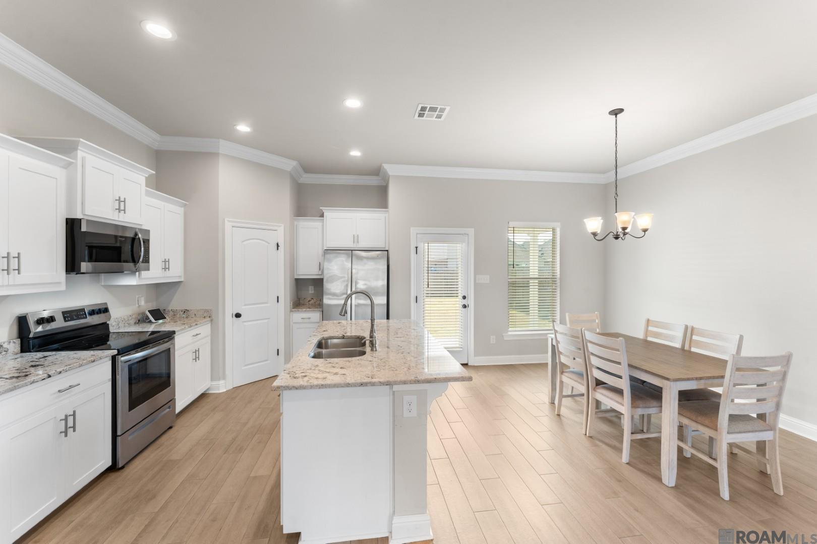 40205 Maddie Dr
