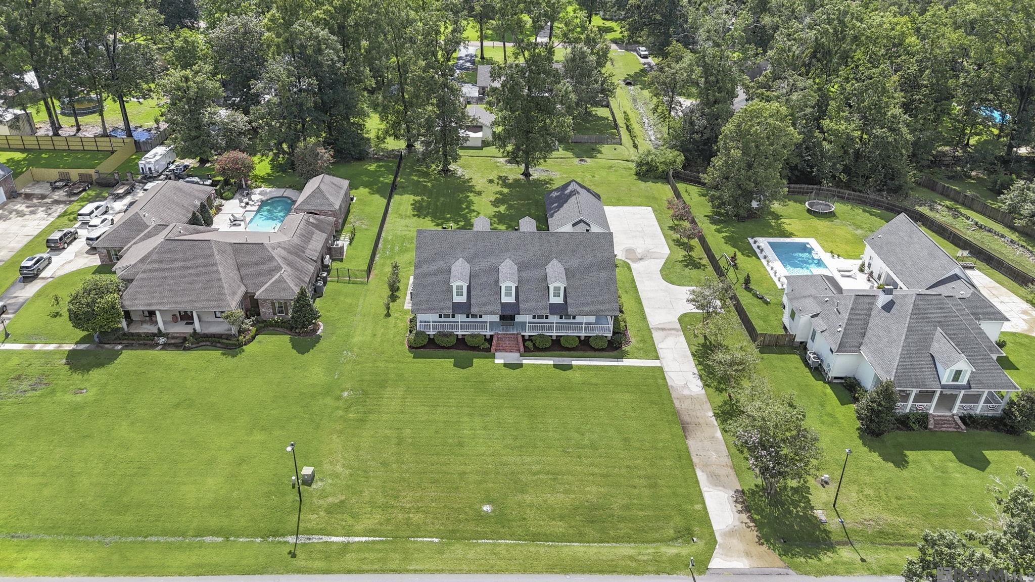 6323 Oak Cluster Dr