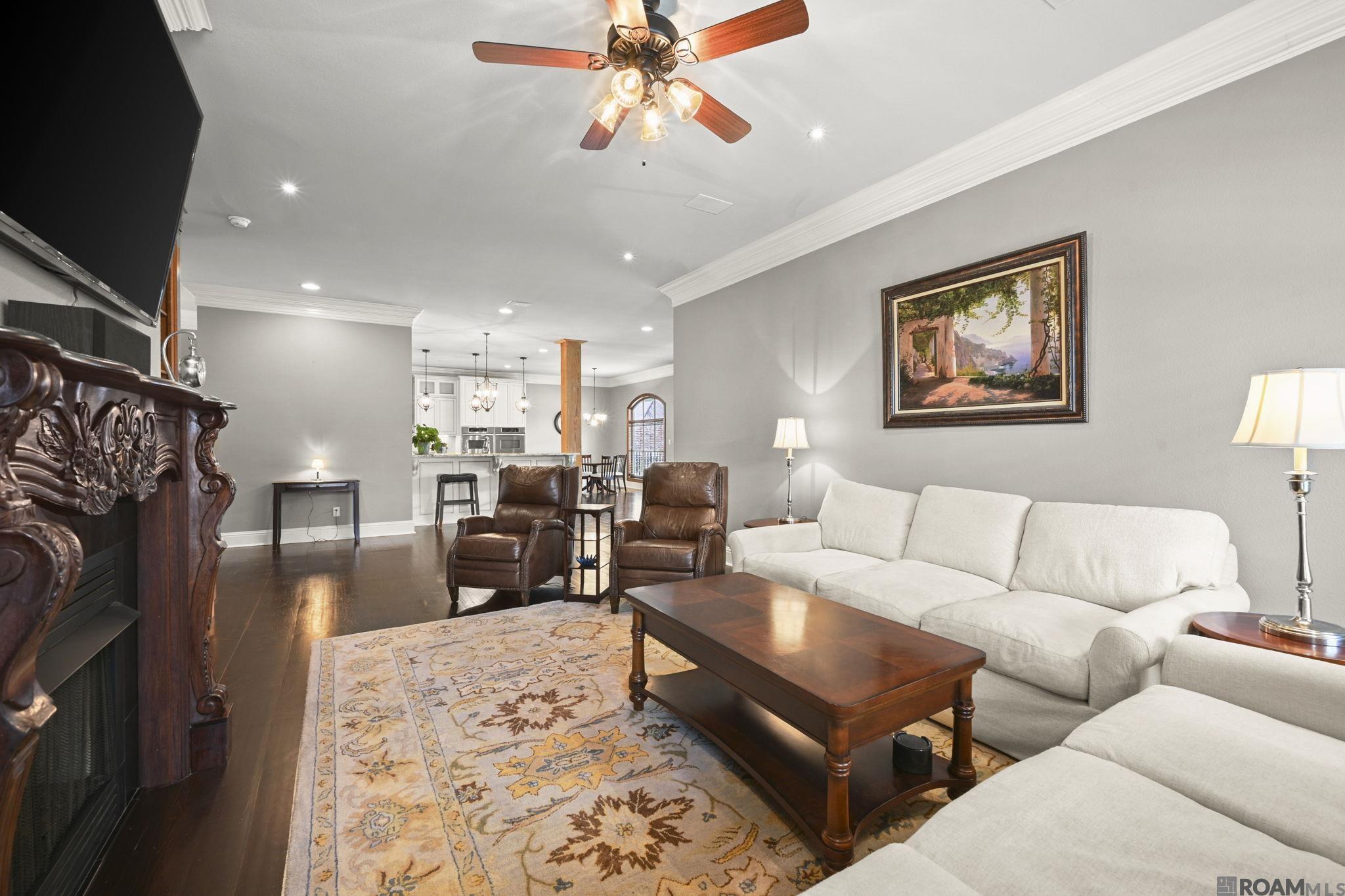 6323 Oak Cluster Dr