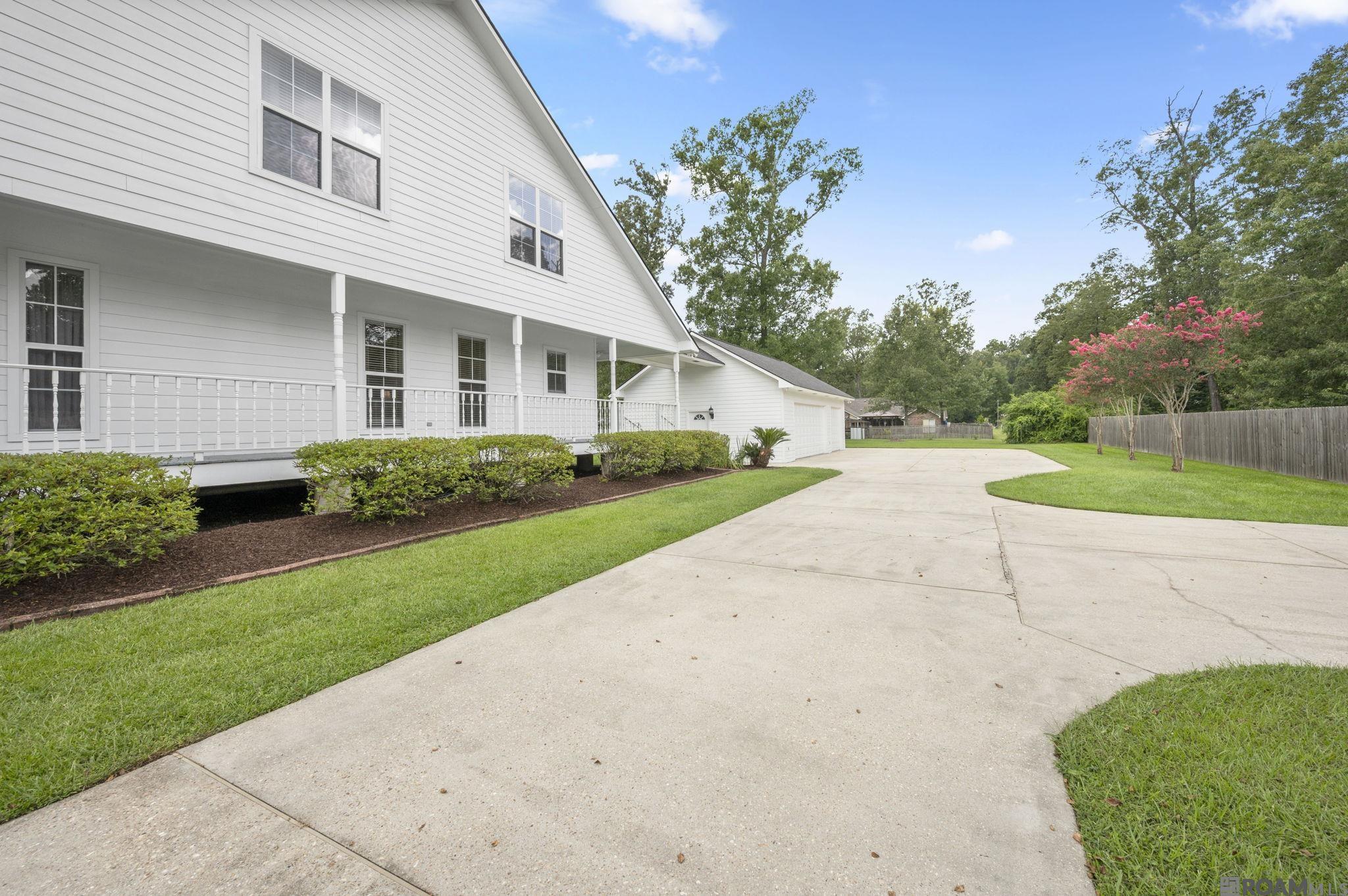 6323 Oak Cluster Dr