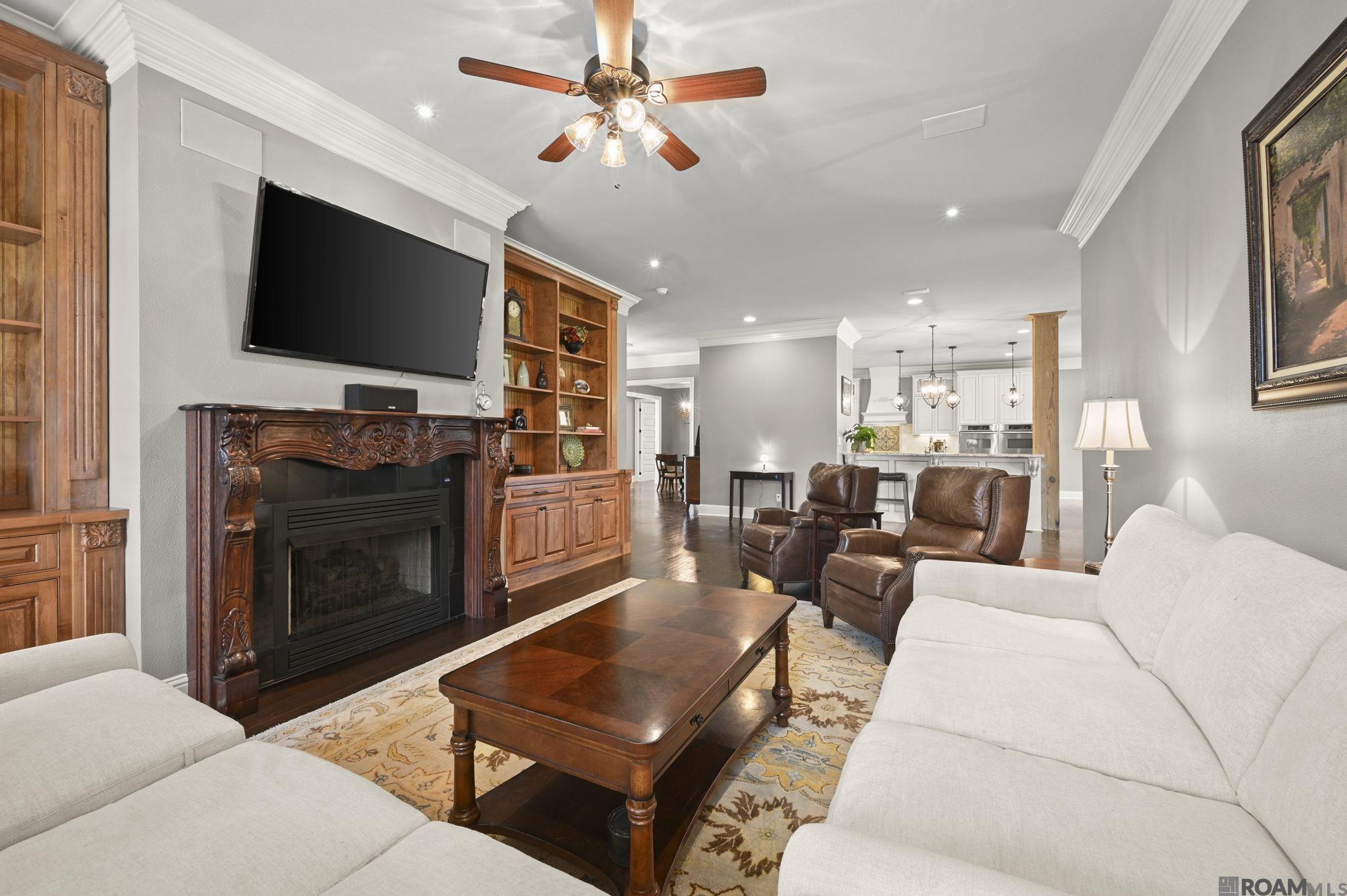 6323 Oak Cluster Dr