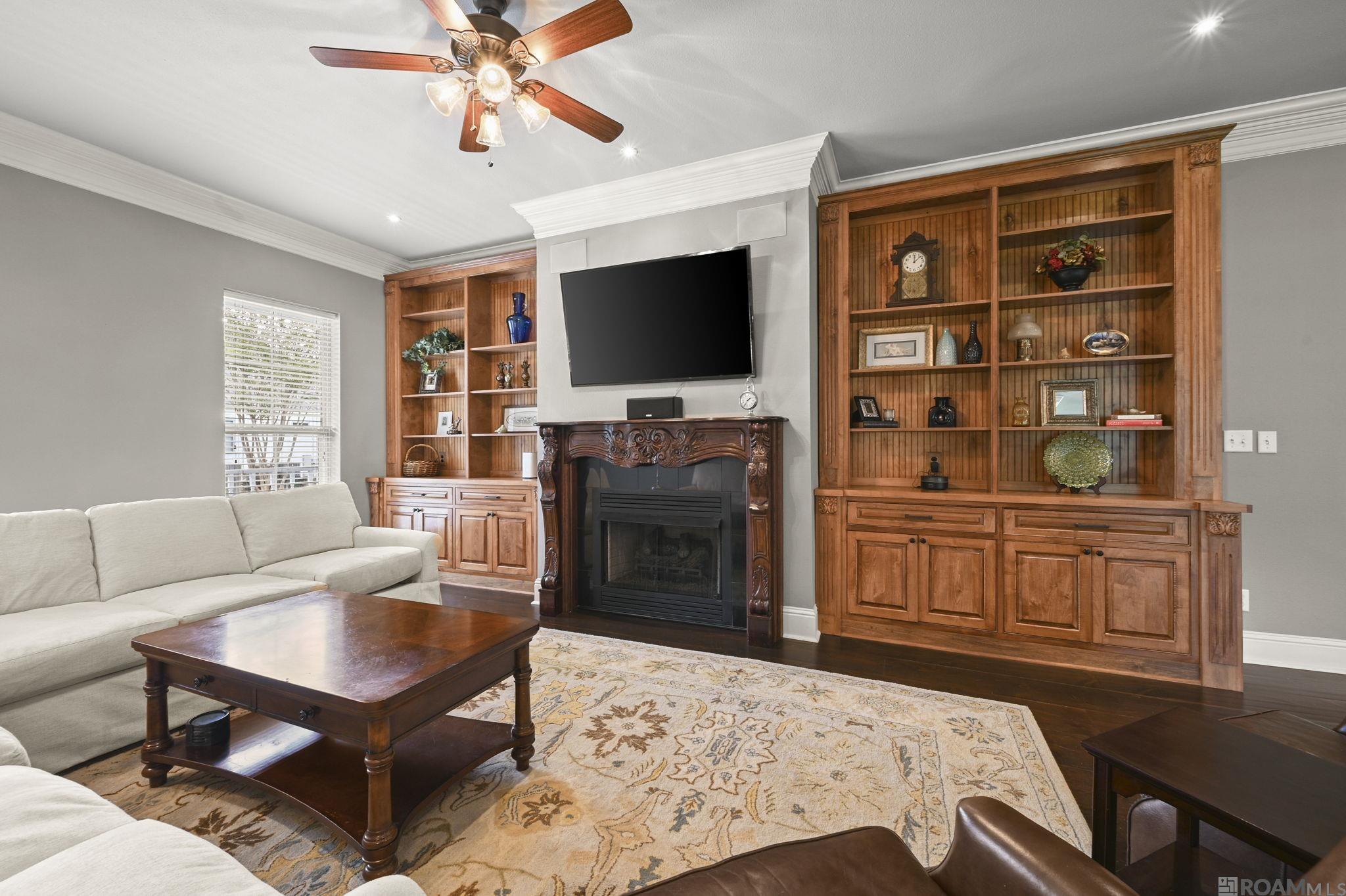 6323 Oak Cluster Dr