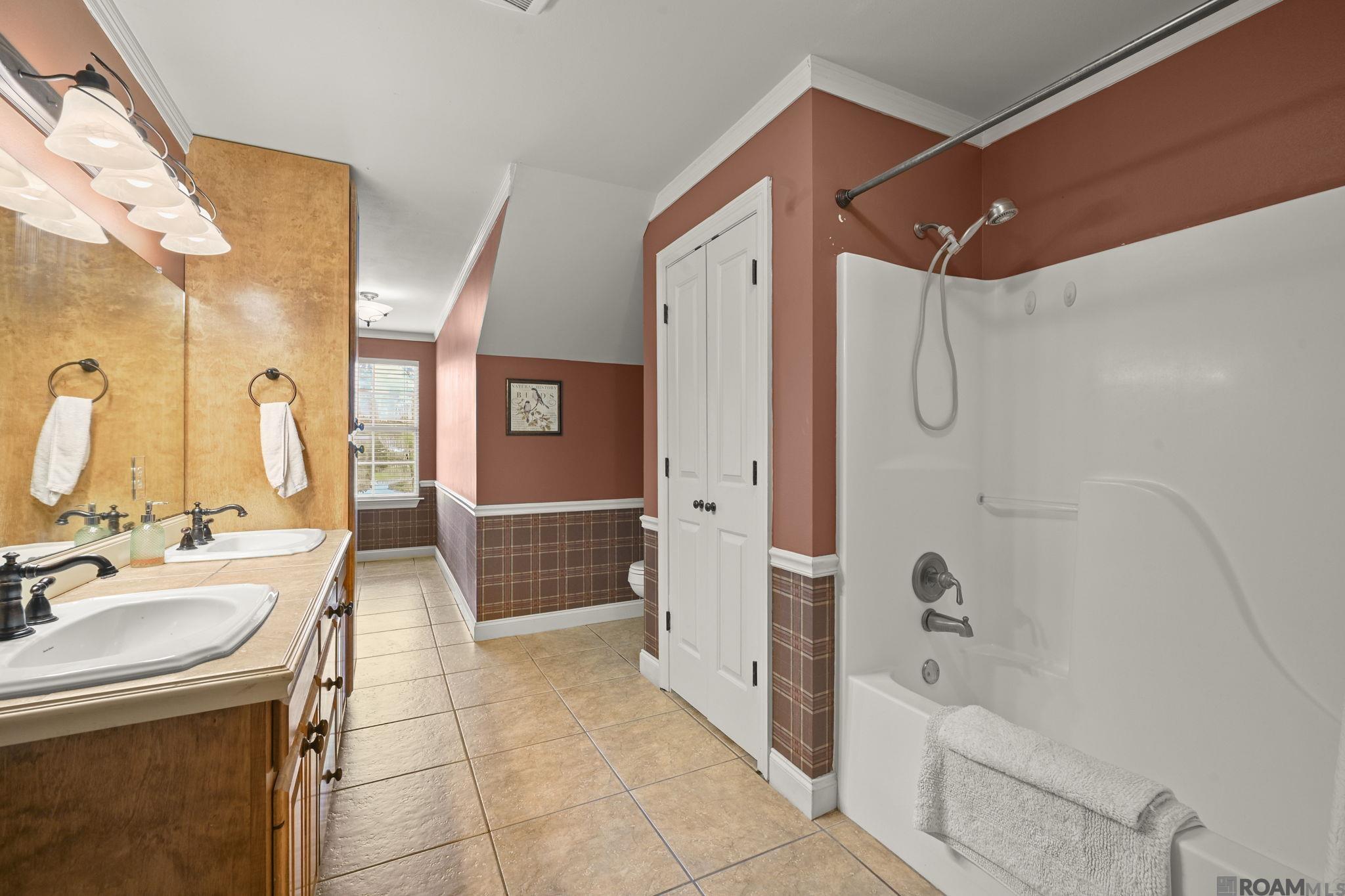6323 Oak Cluster Dr