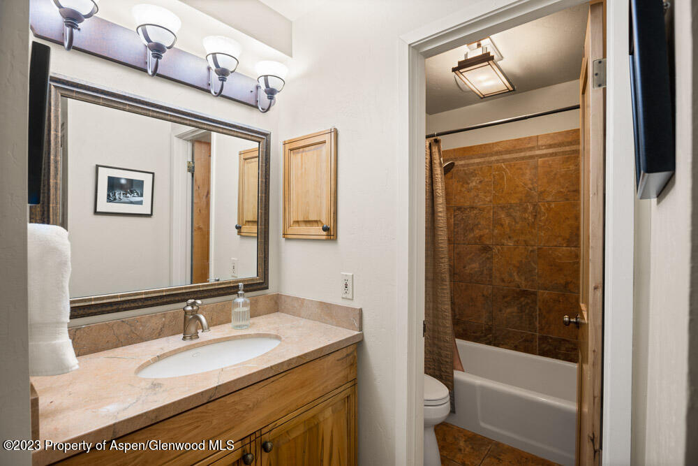 400 Wood Road Unit: 2113H