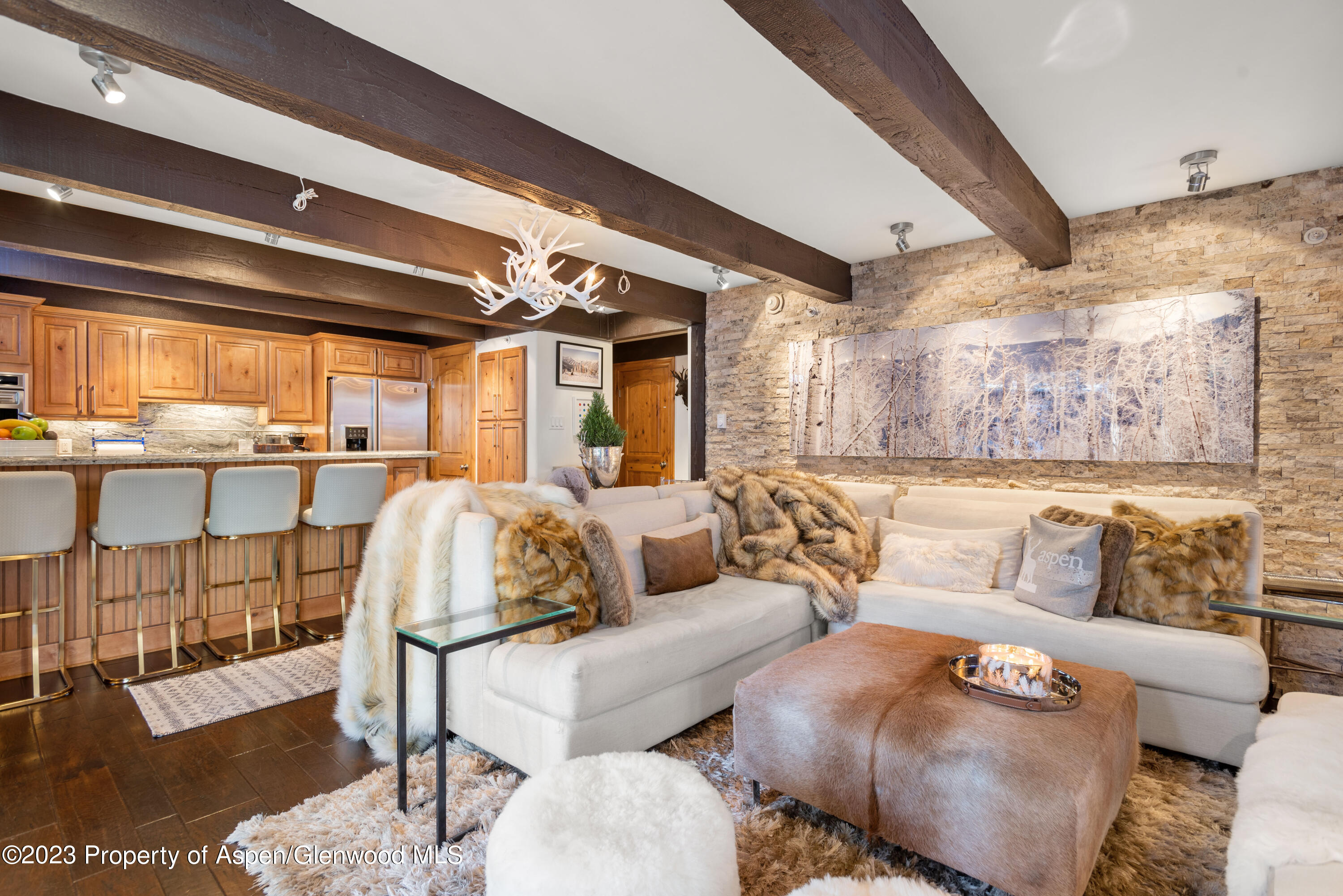 1034 E Cooper Avenue Unit: 4A