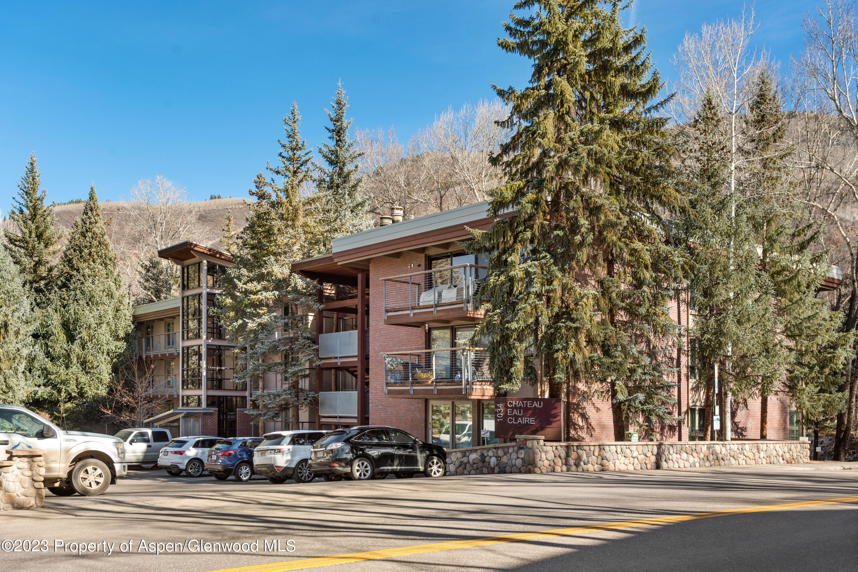 1034 E Cooper Avenue Unit: 4A