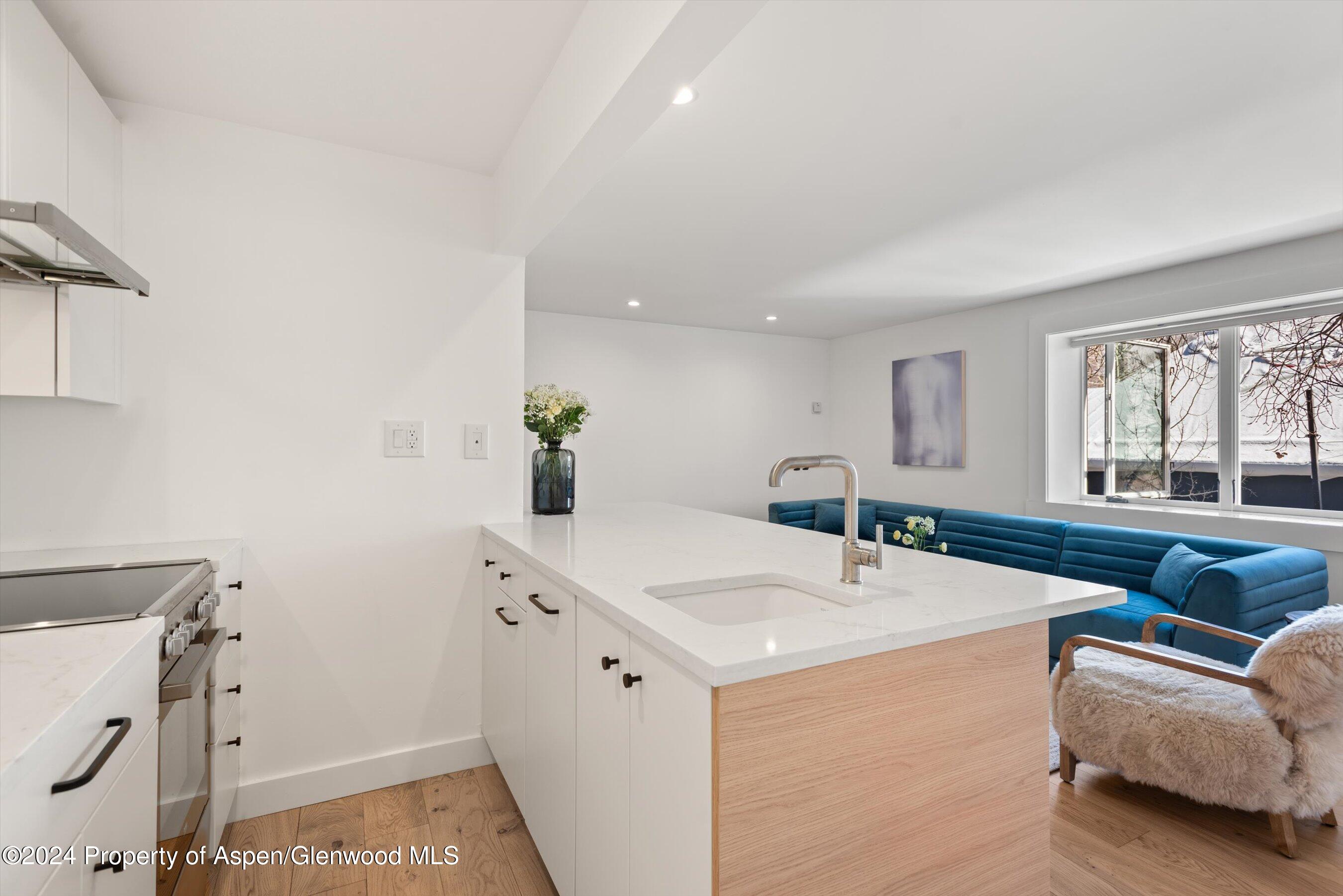 119 E Cooper Avenue, 26