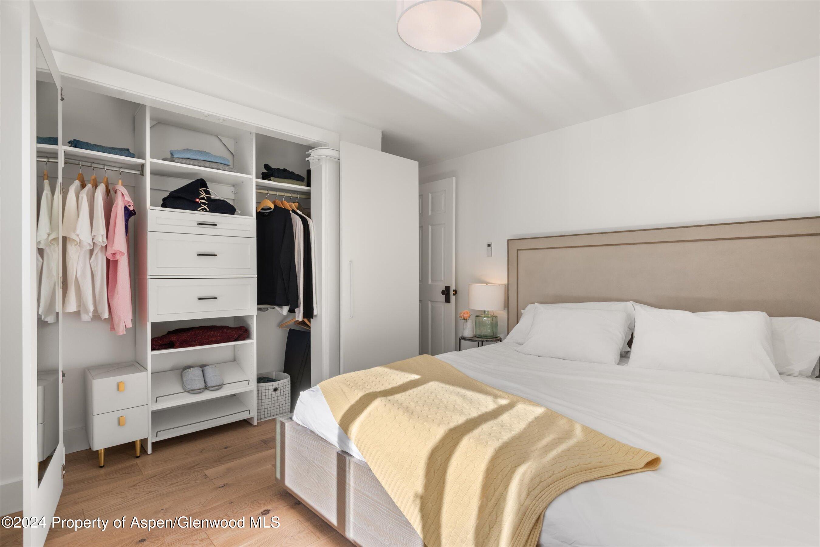 119 E Cooper Avenue, 26