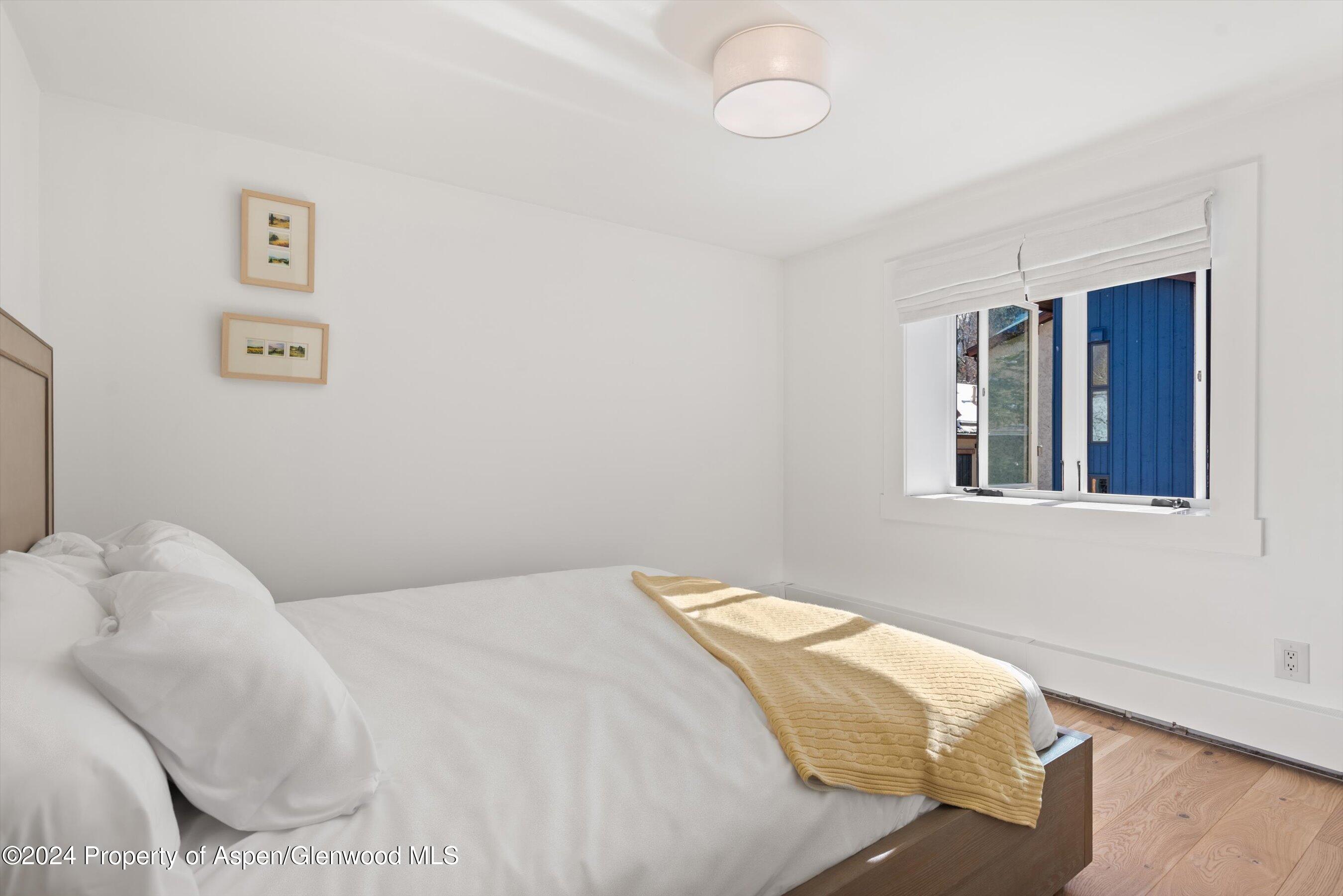 119 E Cooper Avenue, 26