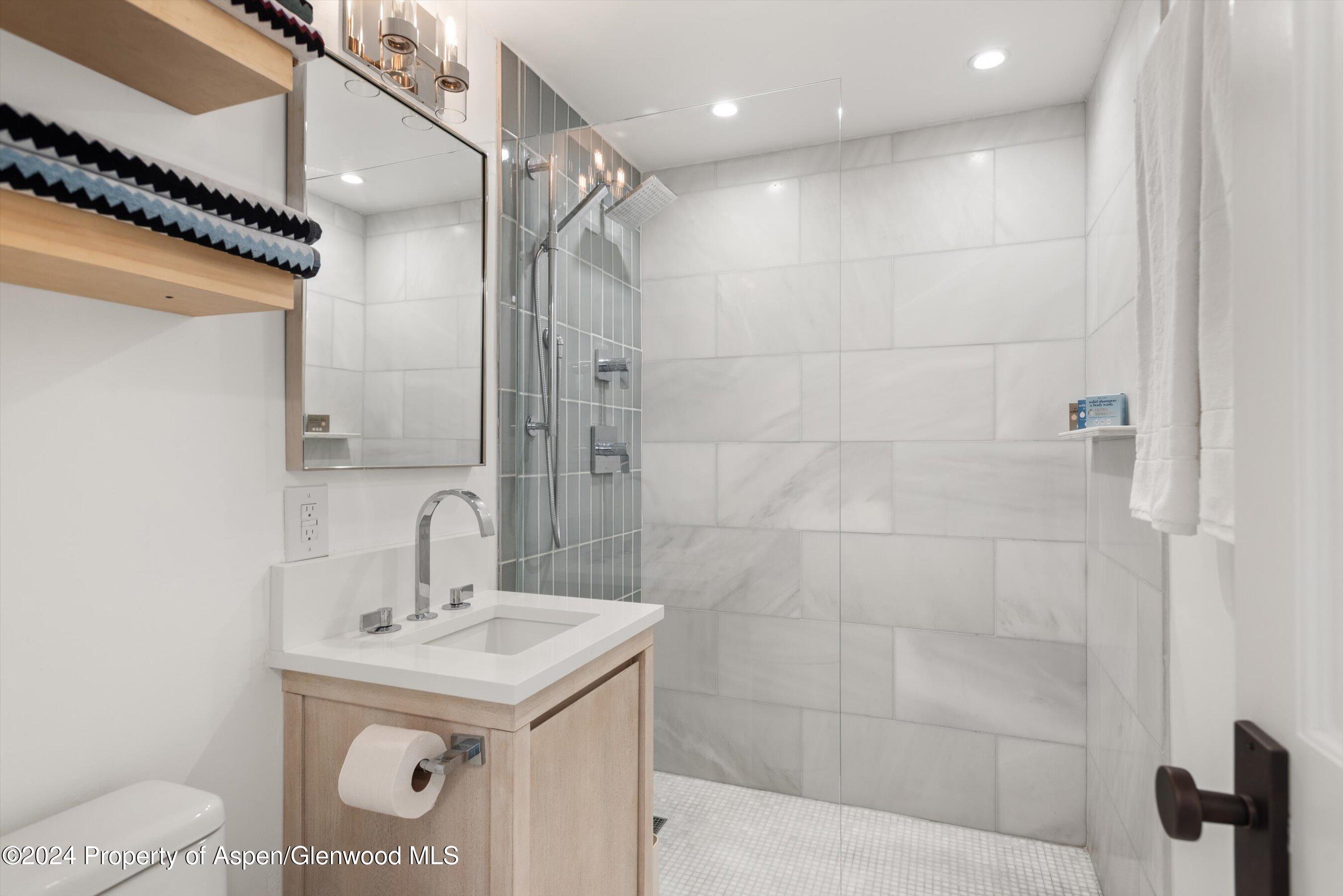 119 E Cooper Avenue, 26