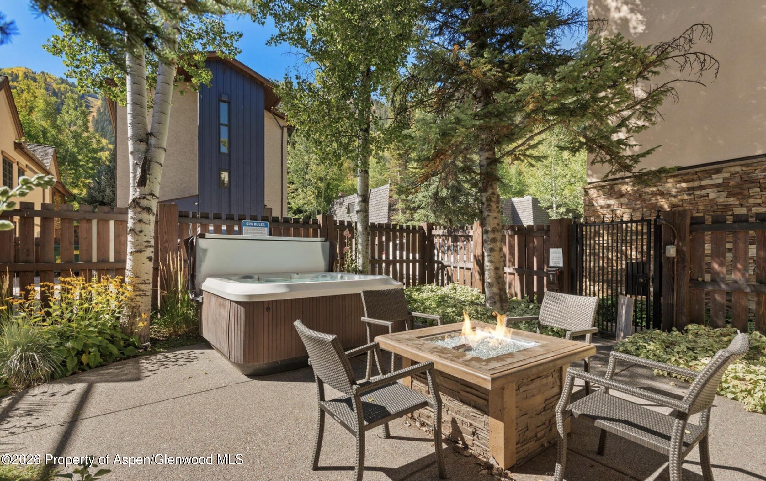 119 E Cooper Avenue, 26