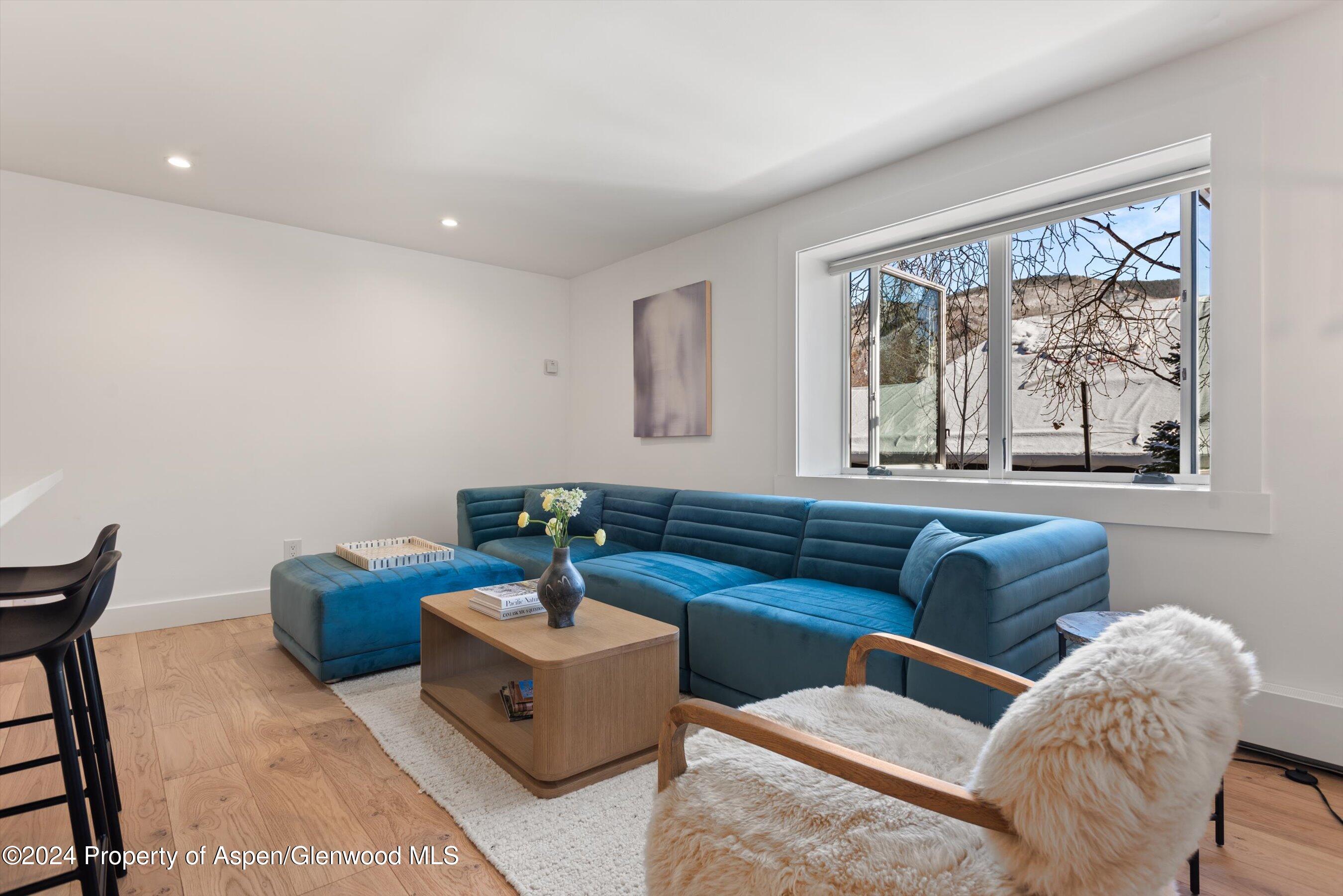 119 E Cooper Avenue, 26