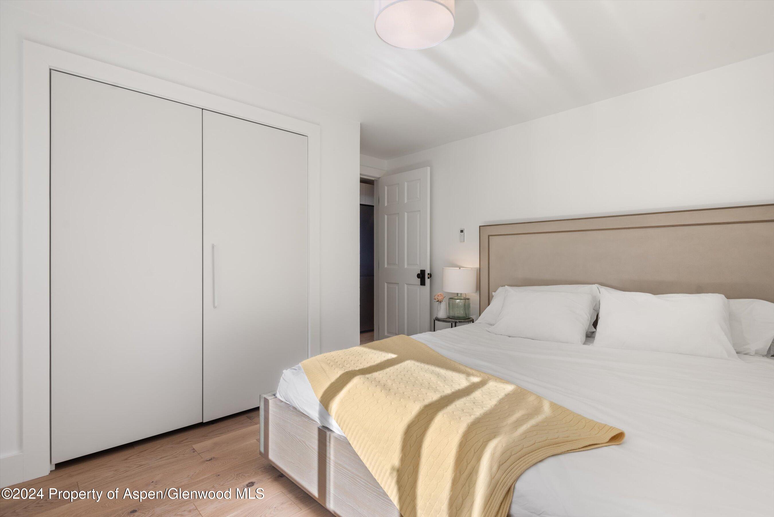 119 E Cooper Avenue, 26