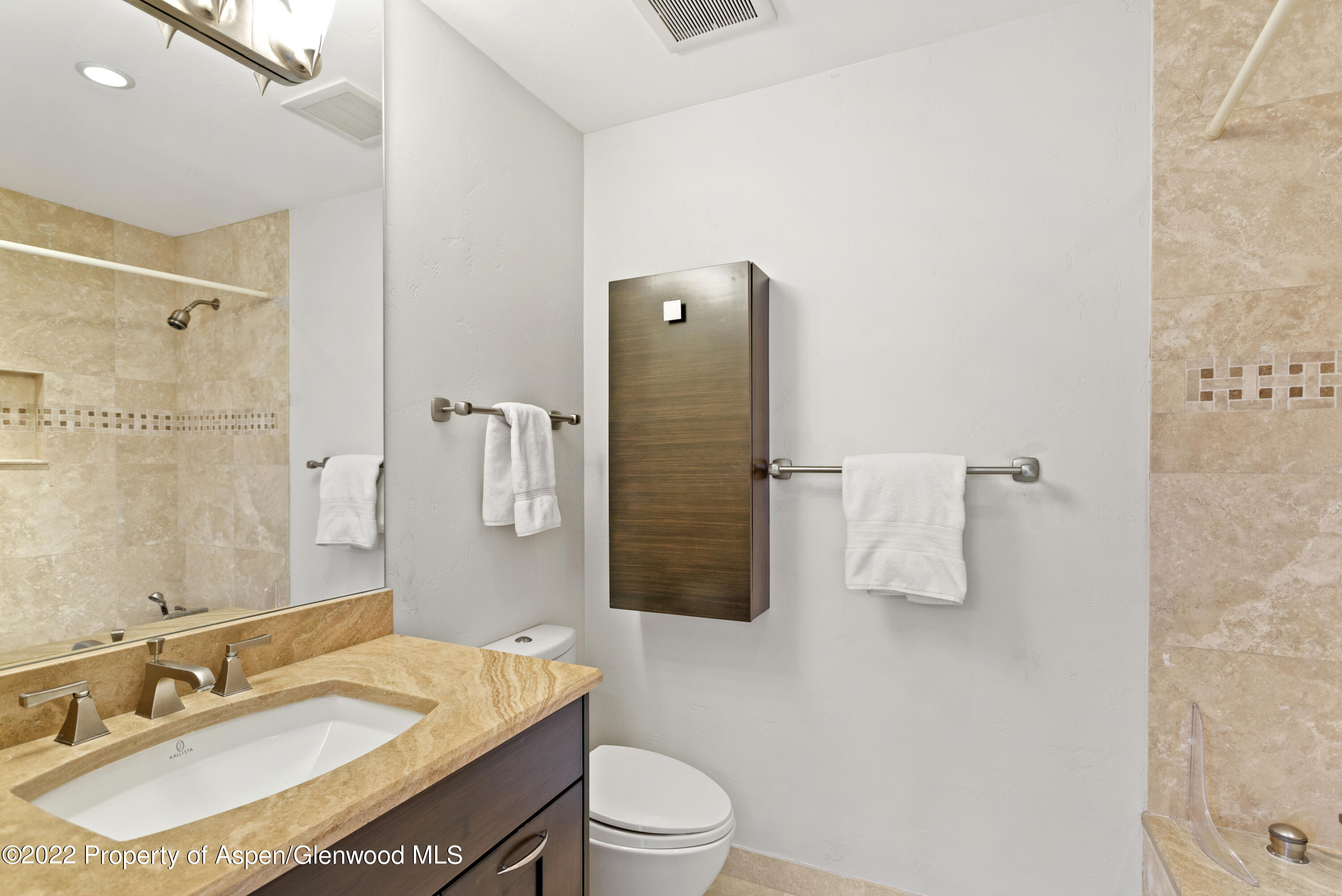 100 N 8th Street 20