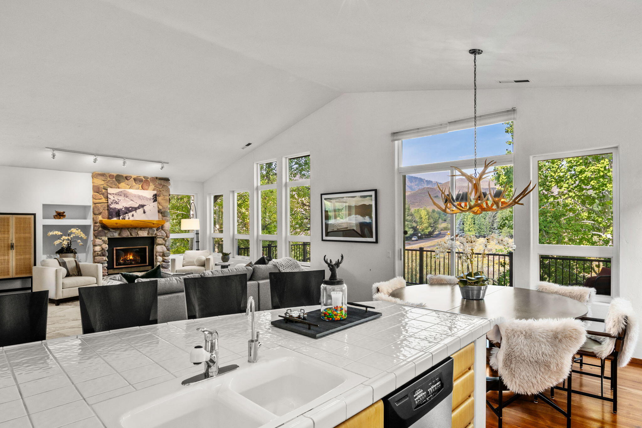 4627 Arrowwood Condo Dr