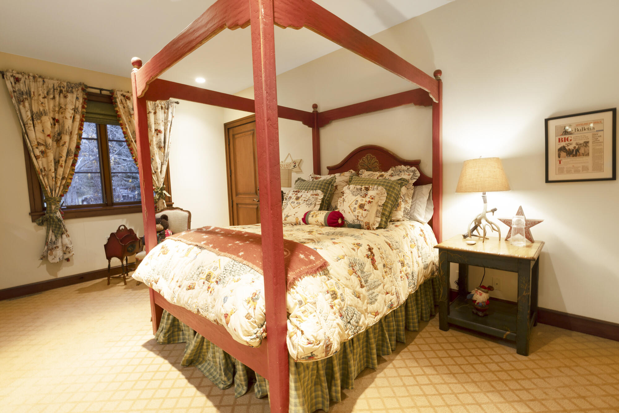 305 S Golden Eagle Dr