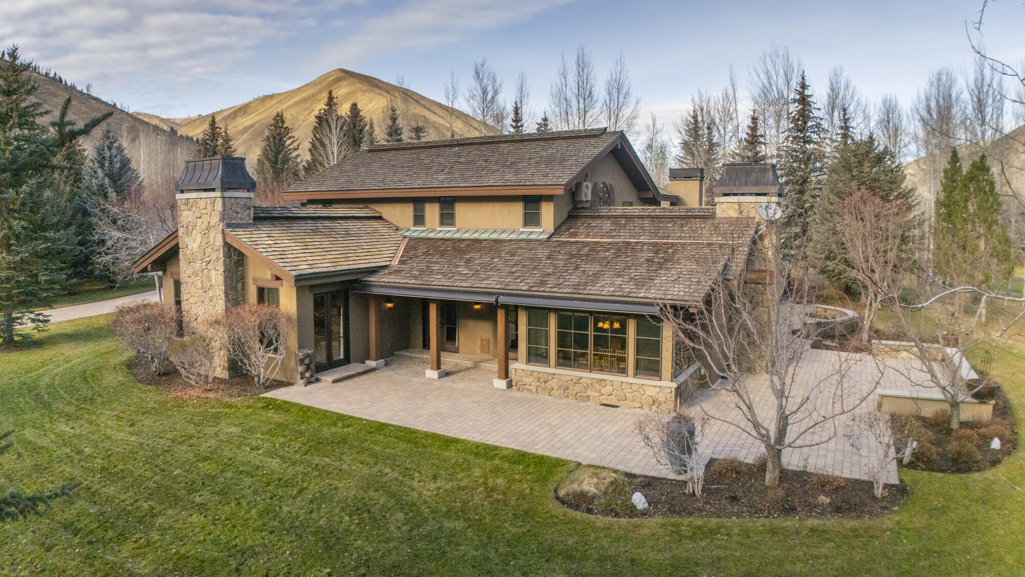 305 S Golden Eagle Dr