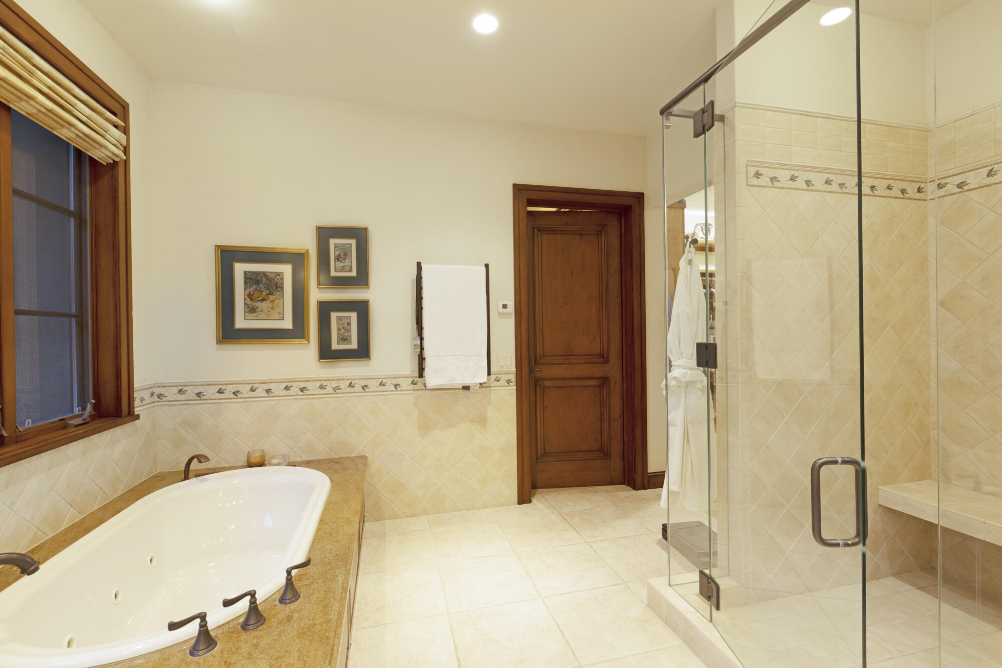 305 S Golden Eagle Dr