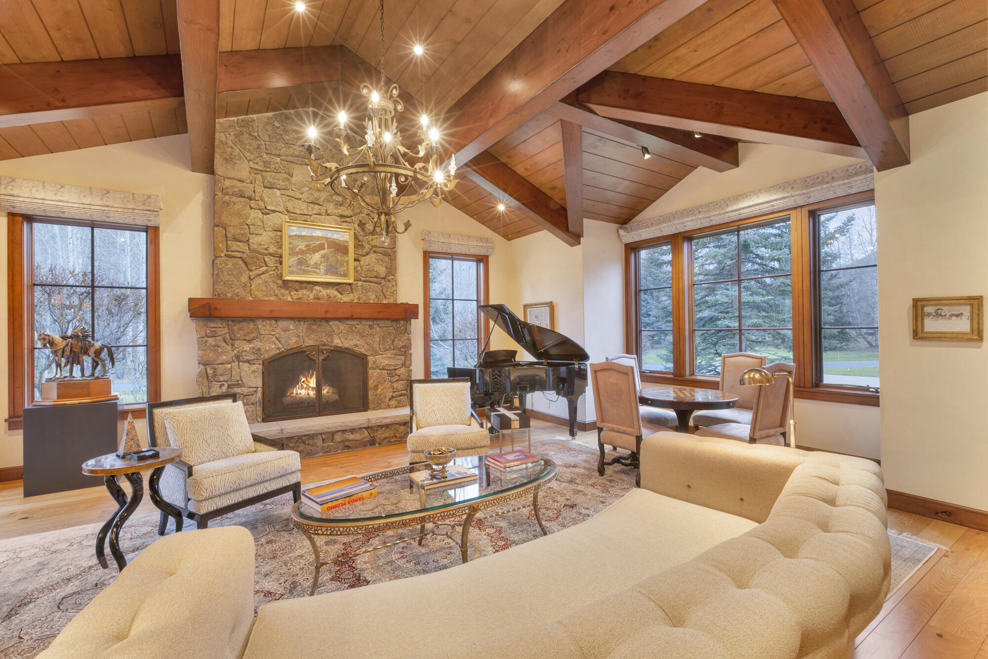 305 S Golden Eagle Dr