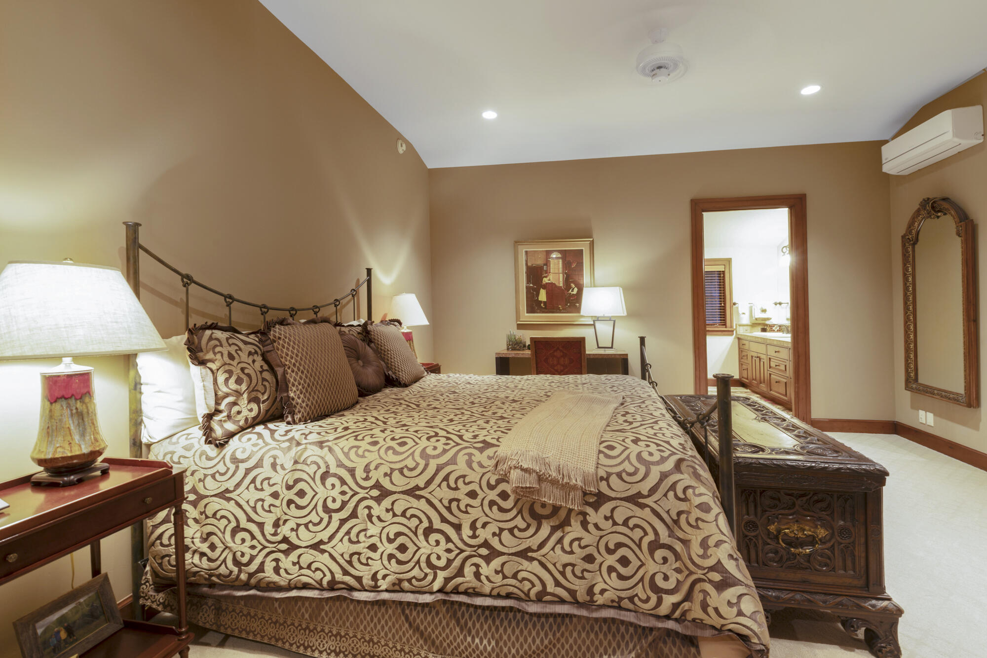 305 S Golden Eagle Dr