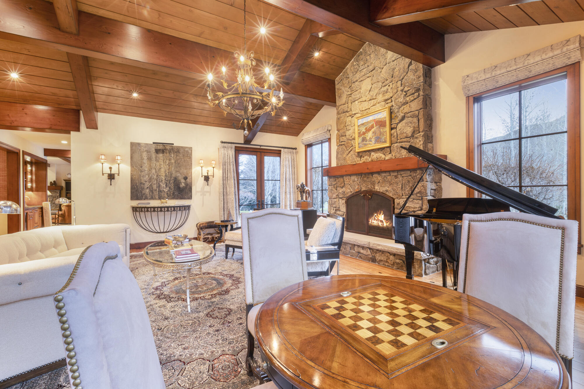 305 S Golden Eagle Dr