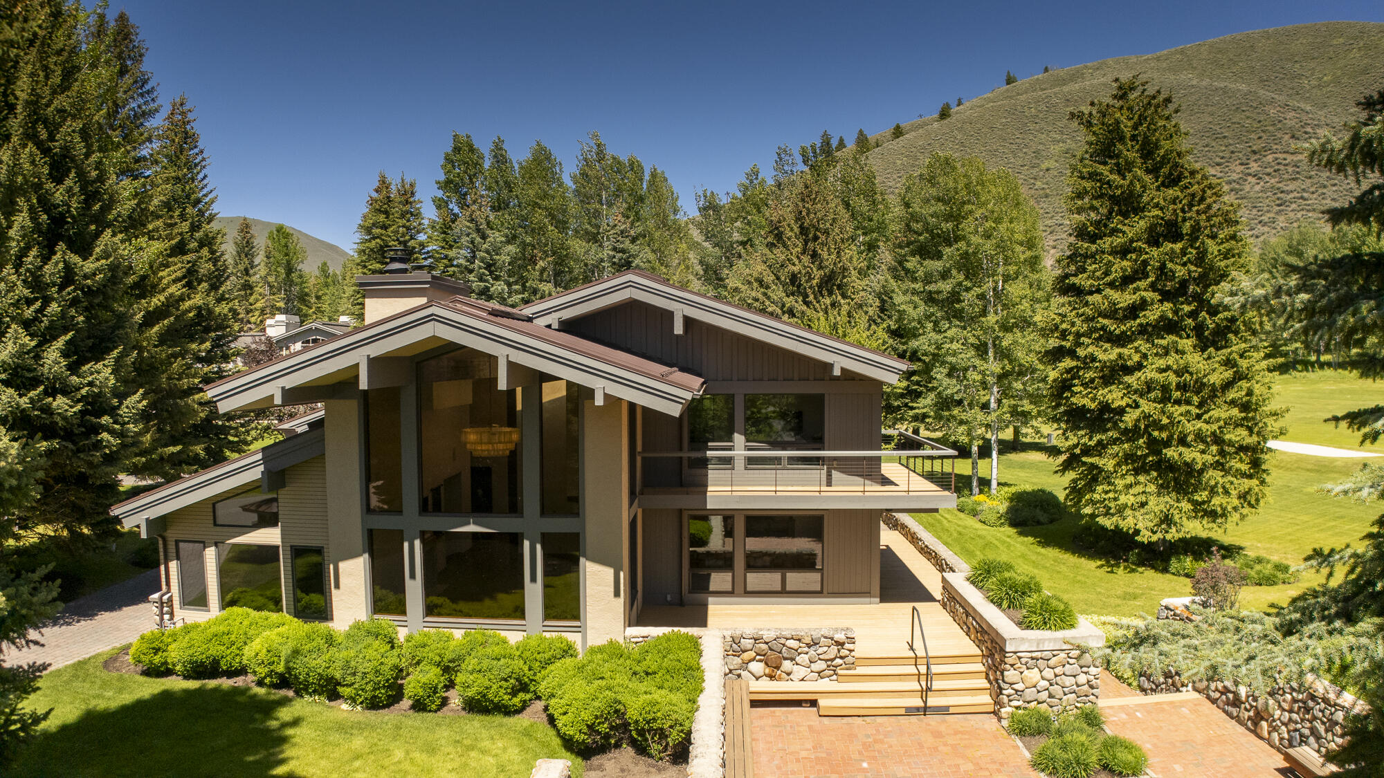 512 Fairway Rd