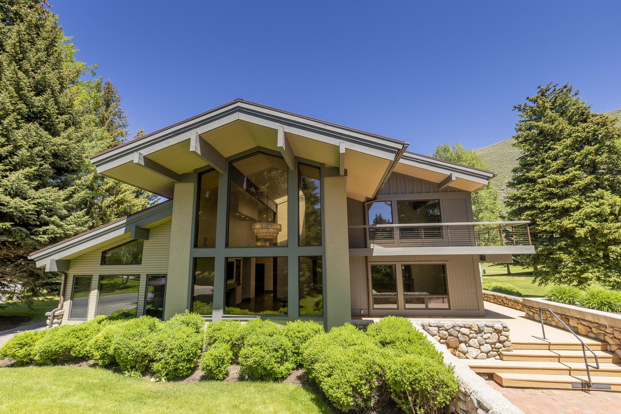 512 Fairway Rd