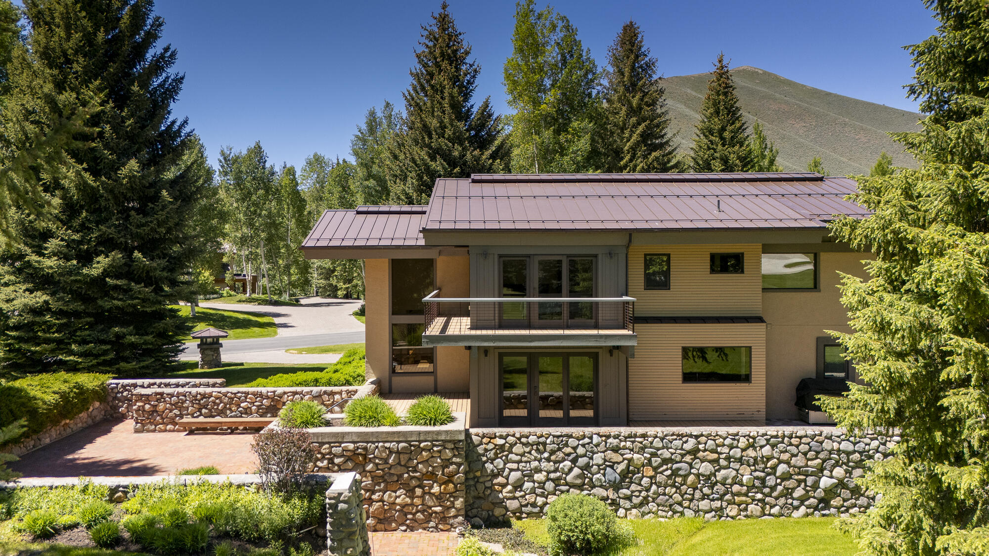 512 Fairway Rd