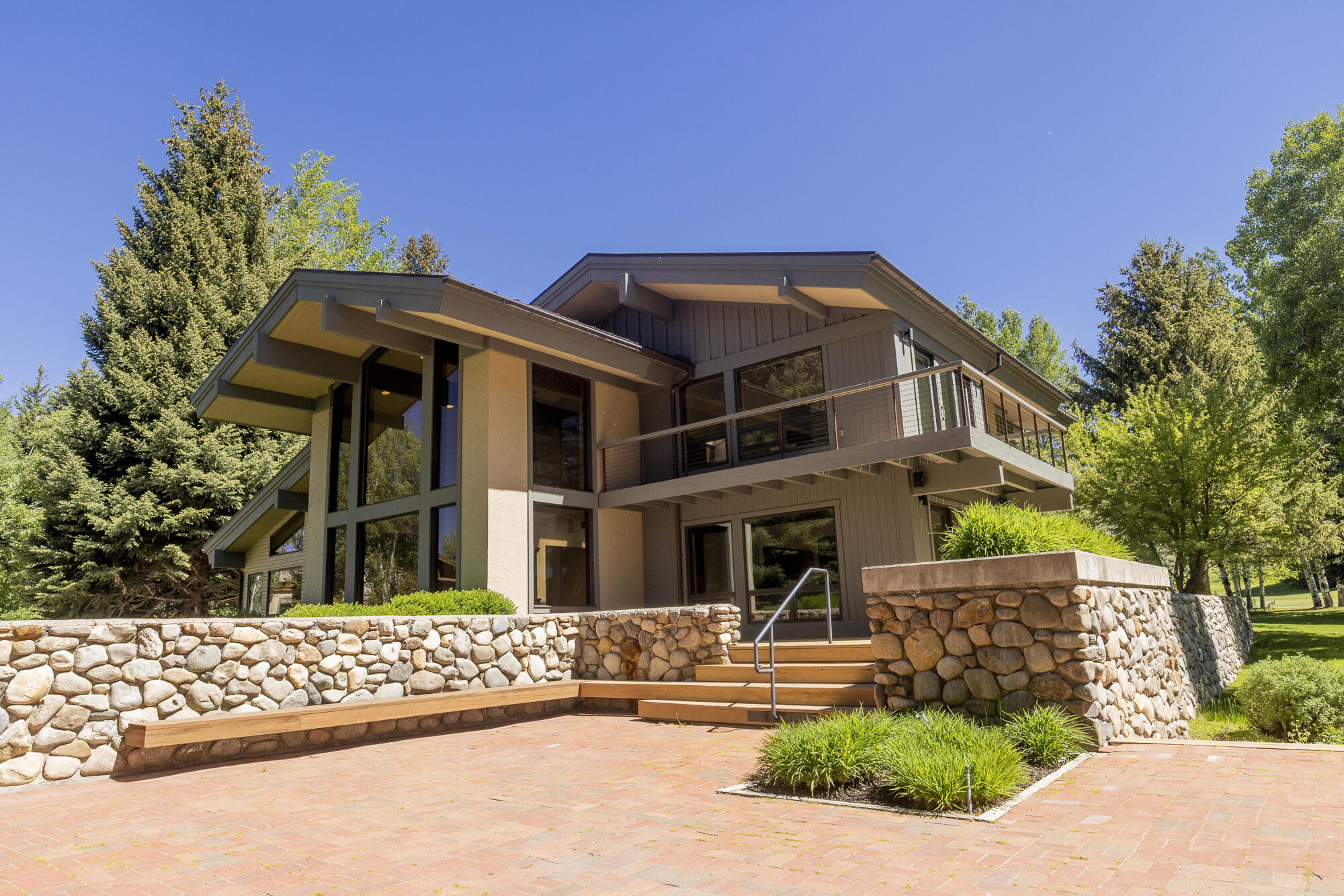 512 Fairway Rd