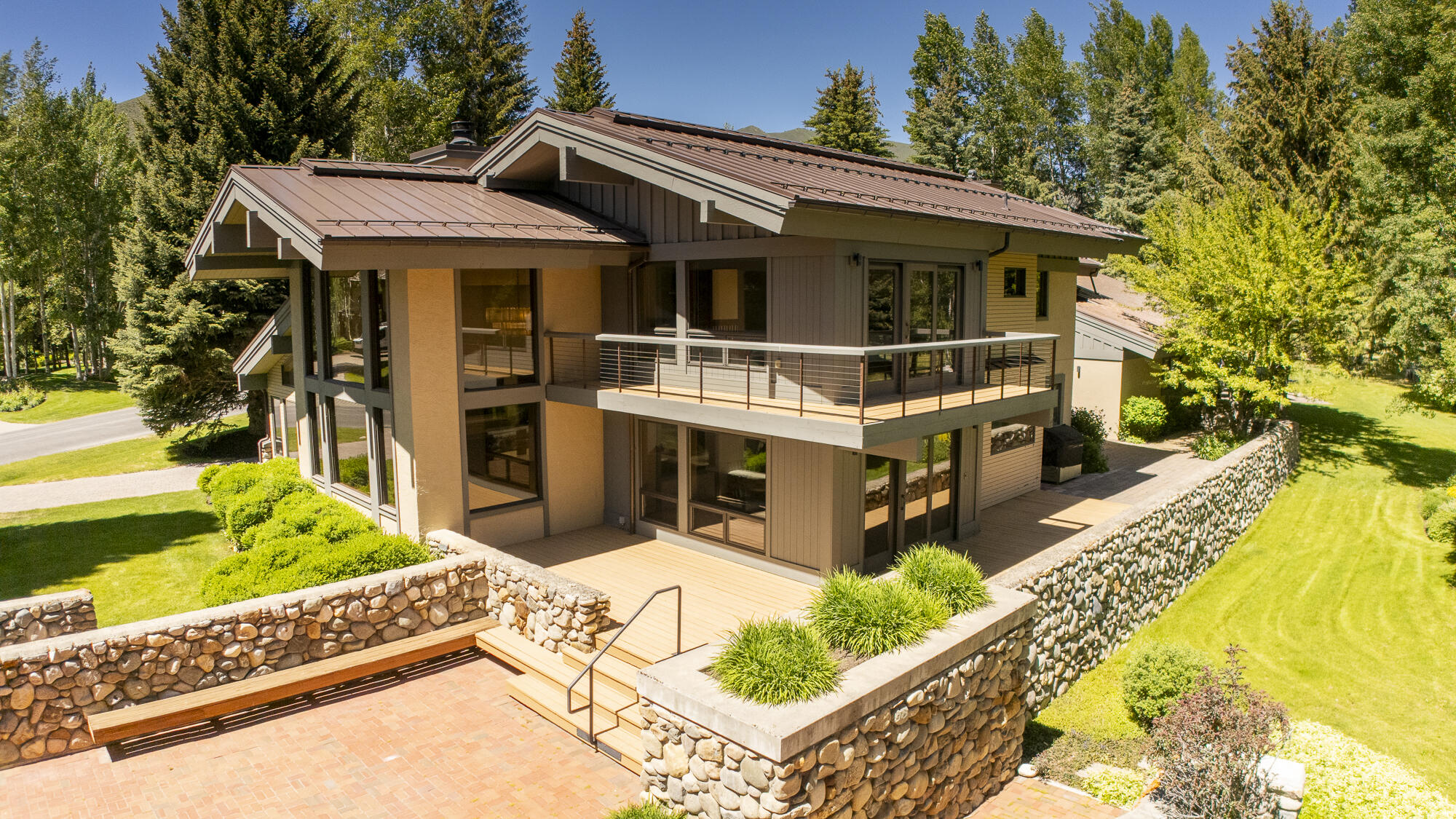512 Fairway Rd