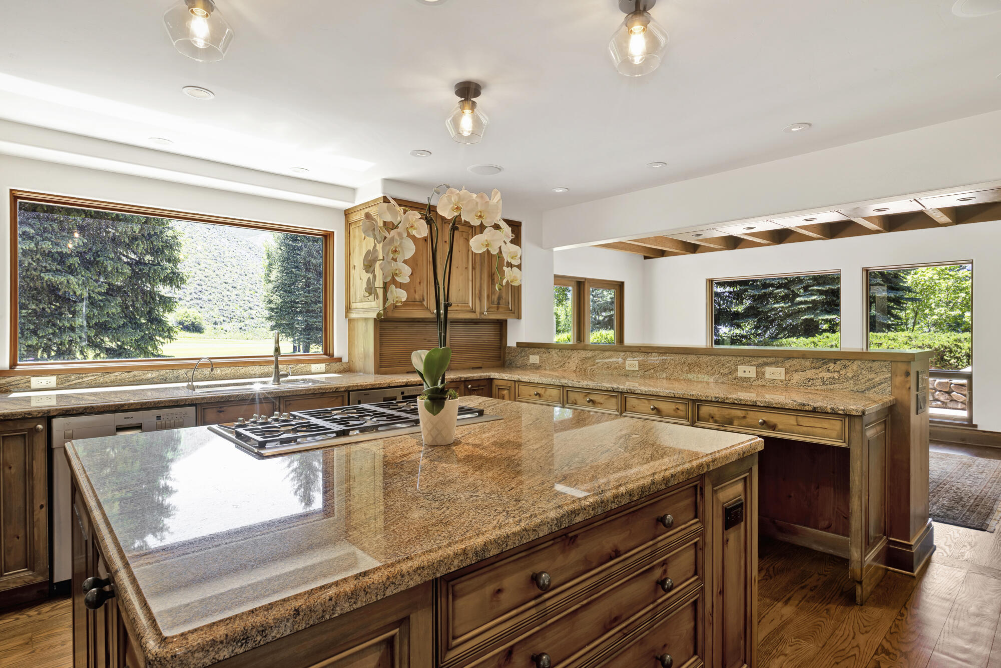512 Fairway Rd