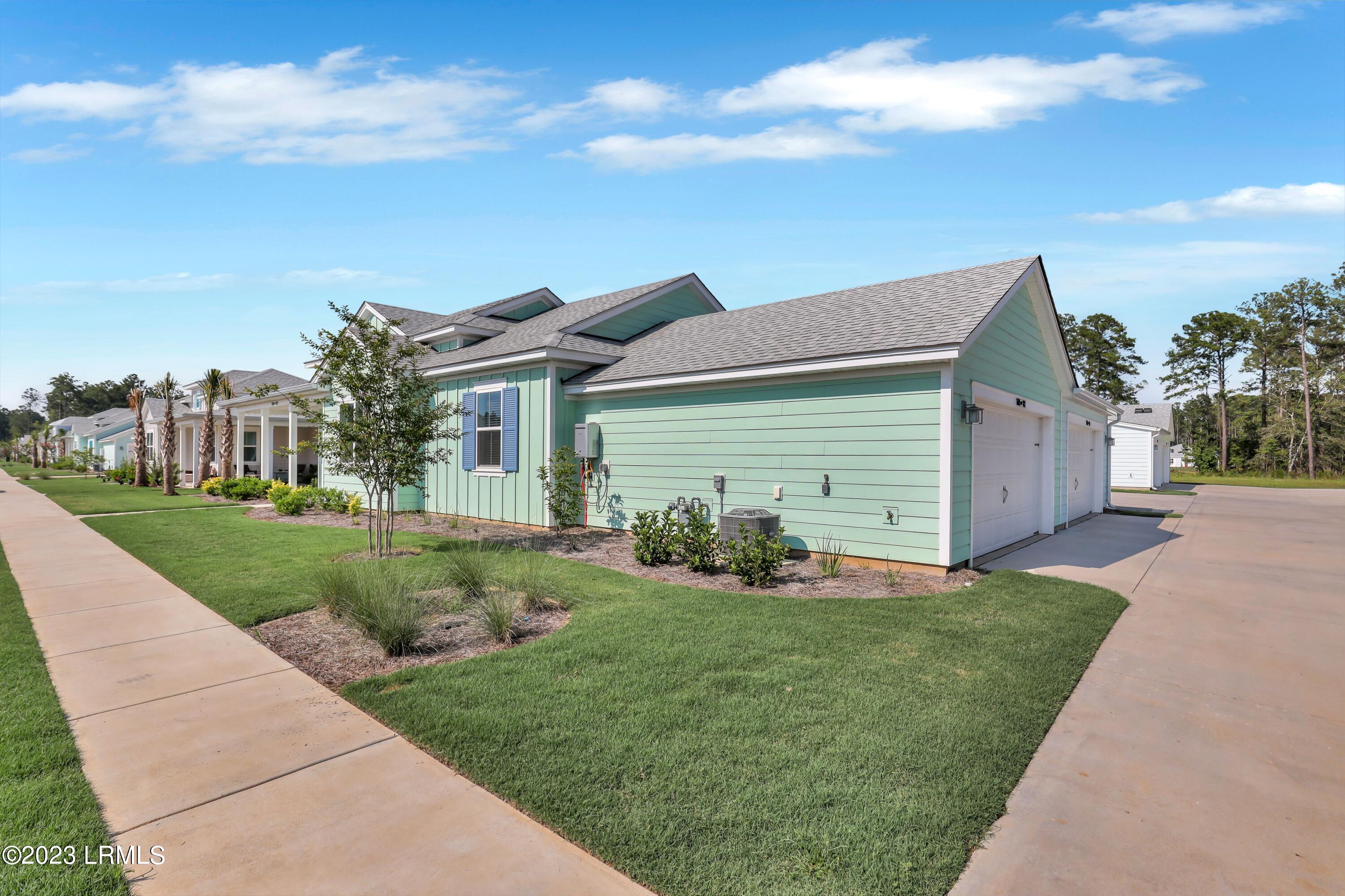 1605 Shoreside Drive, 102