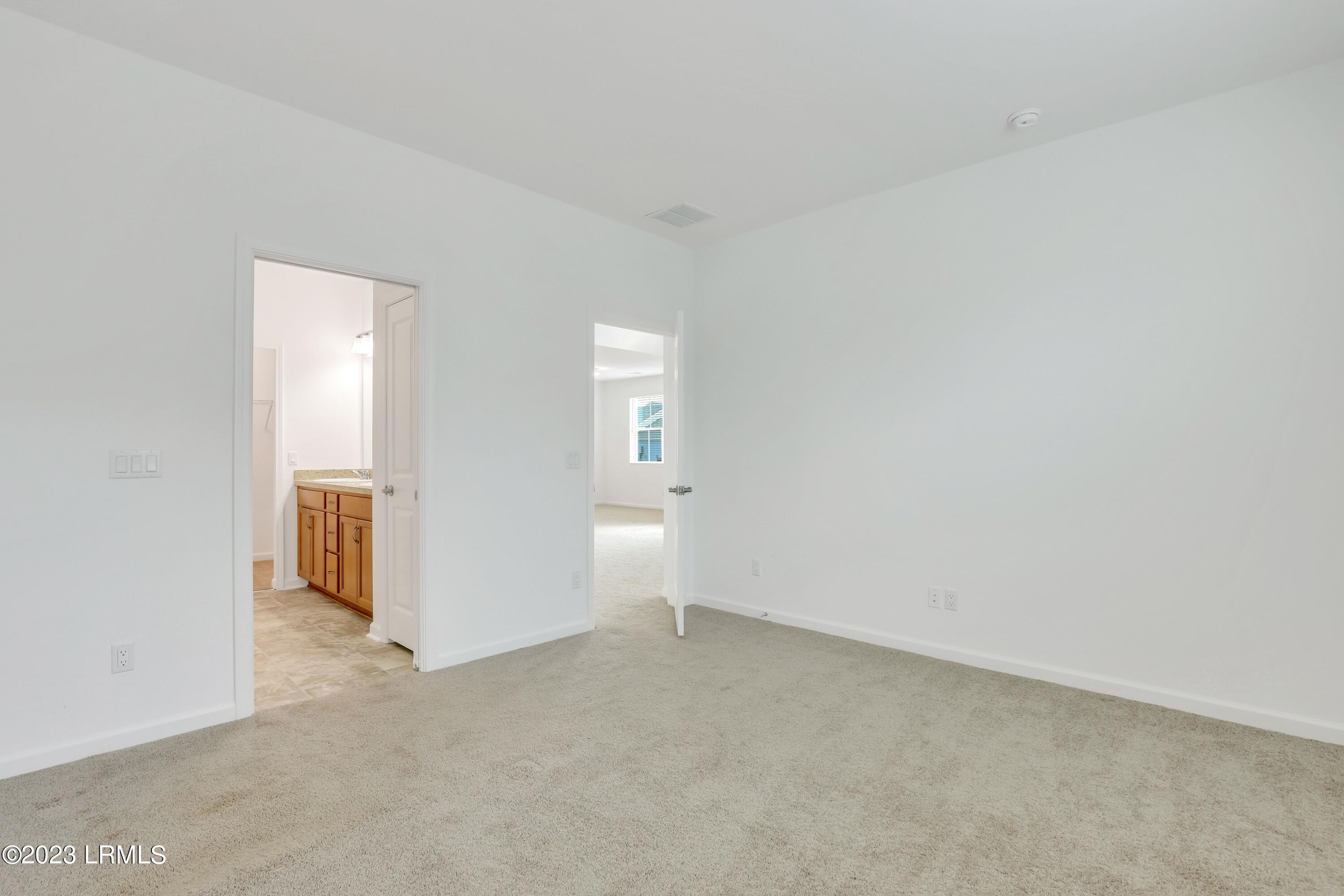 1605 Shoreside Drive, 102