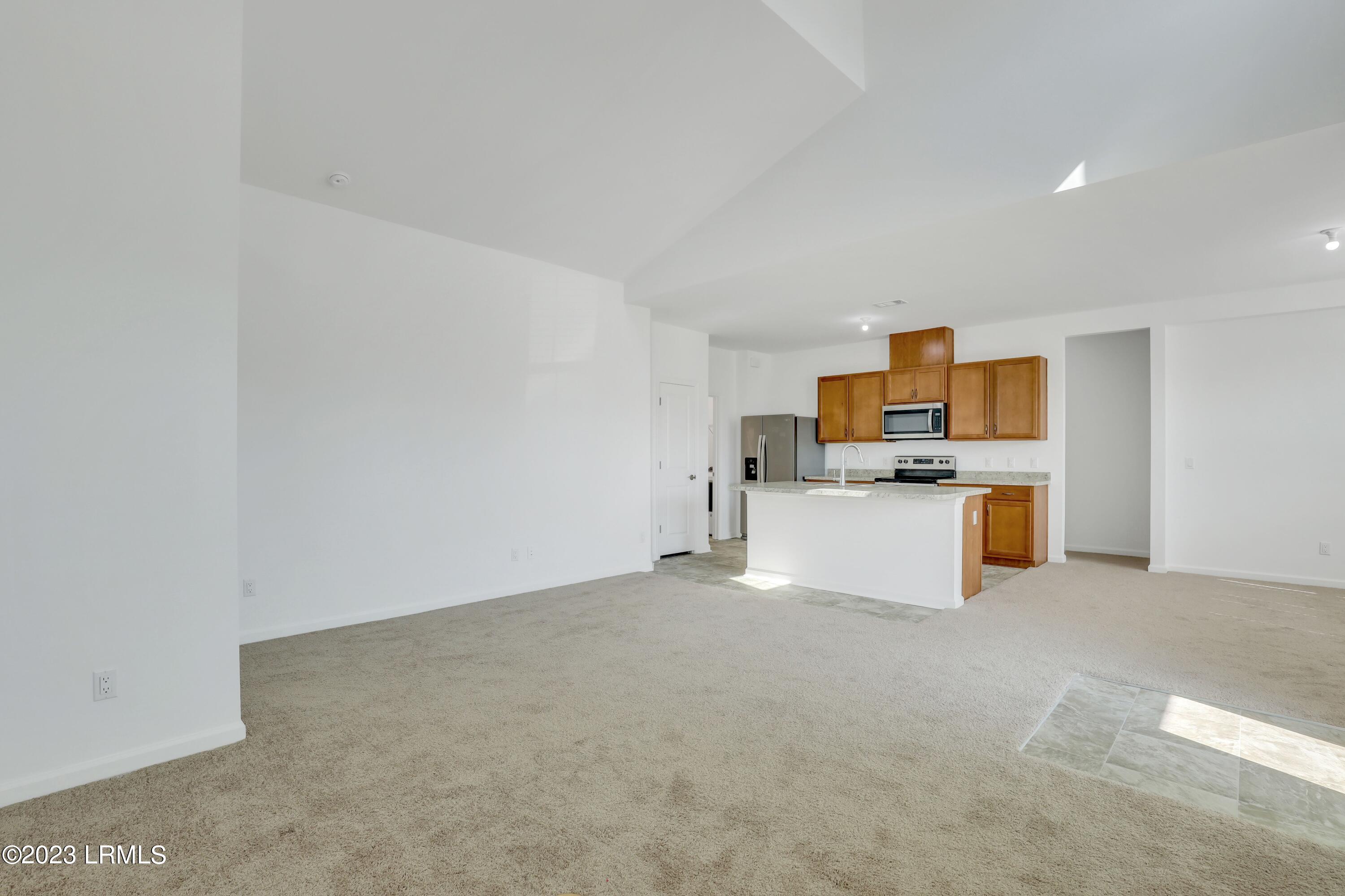 1605 Shoreside Drive, 102