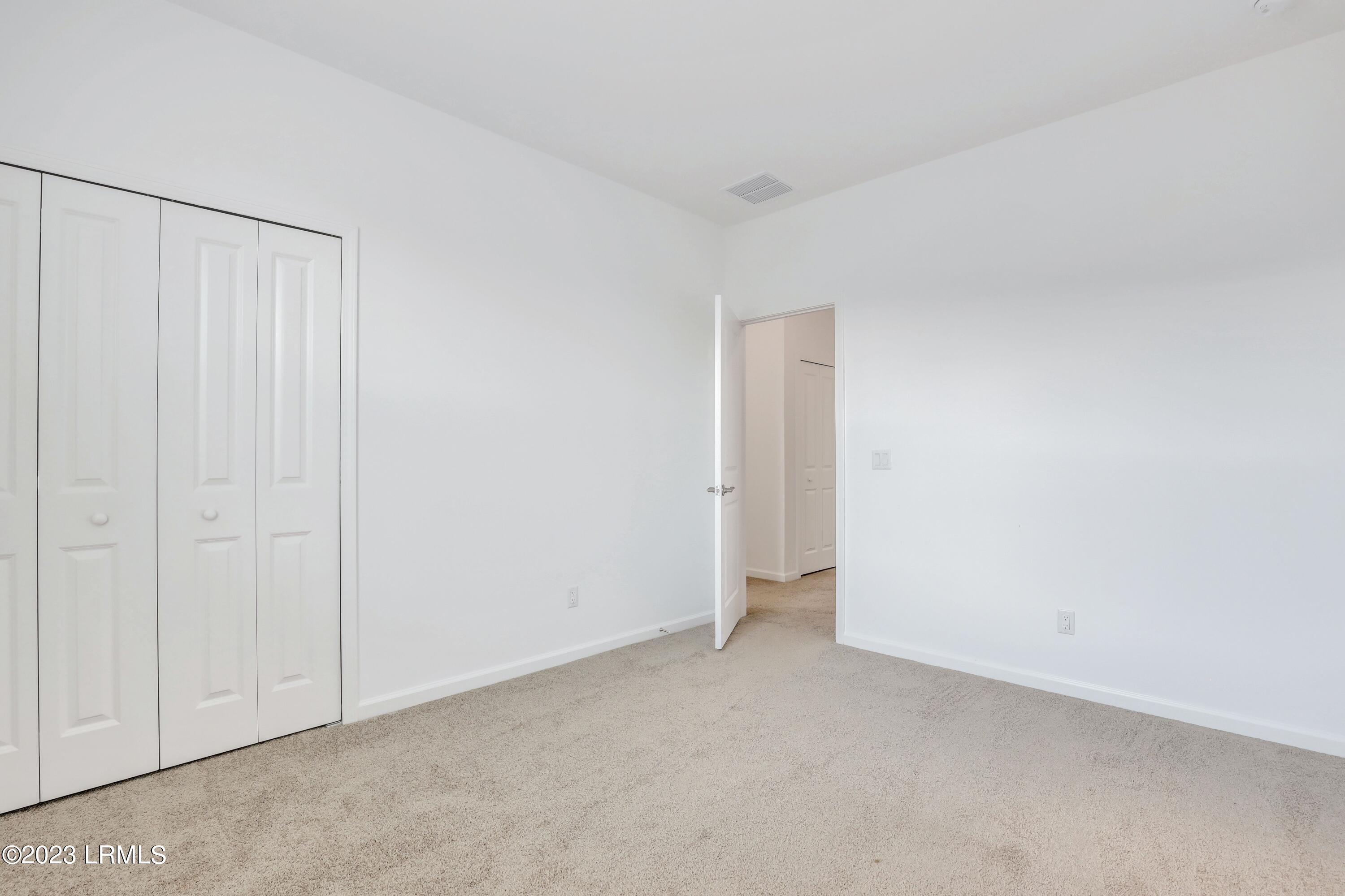 1605 Shoreside Drive, 102