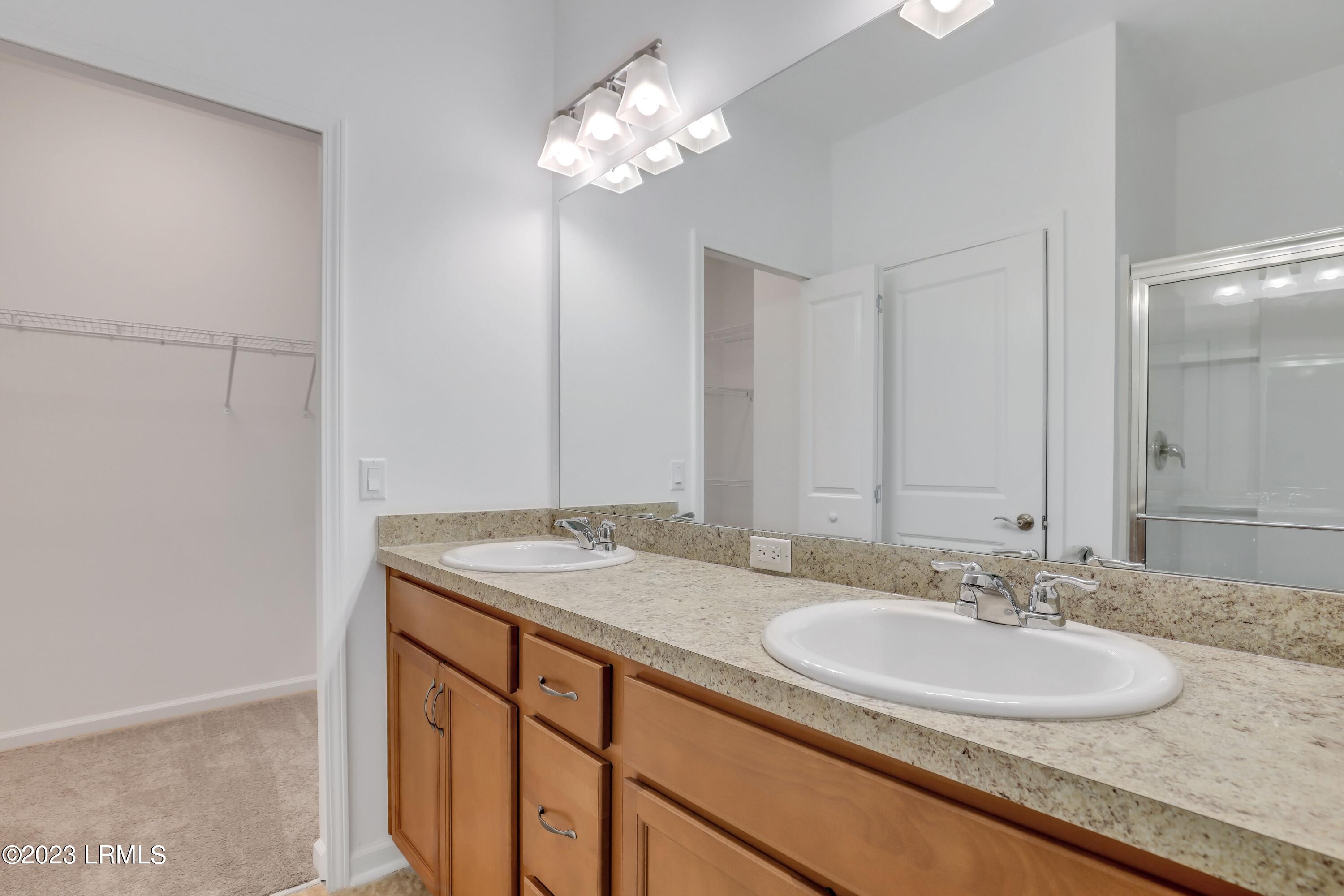 1605 Shoreside Drive, 102