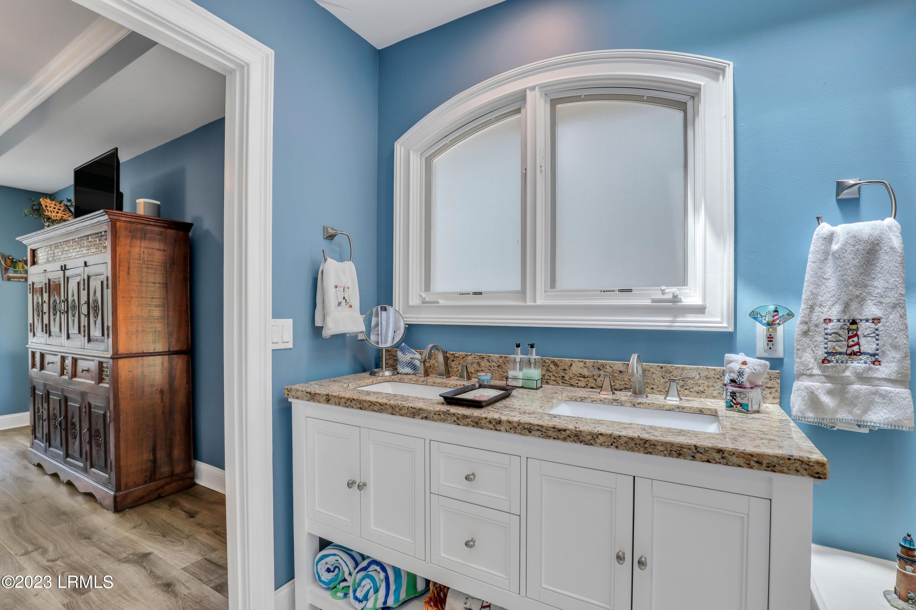 6 Oyster Reef Cove