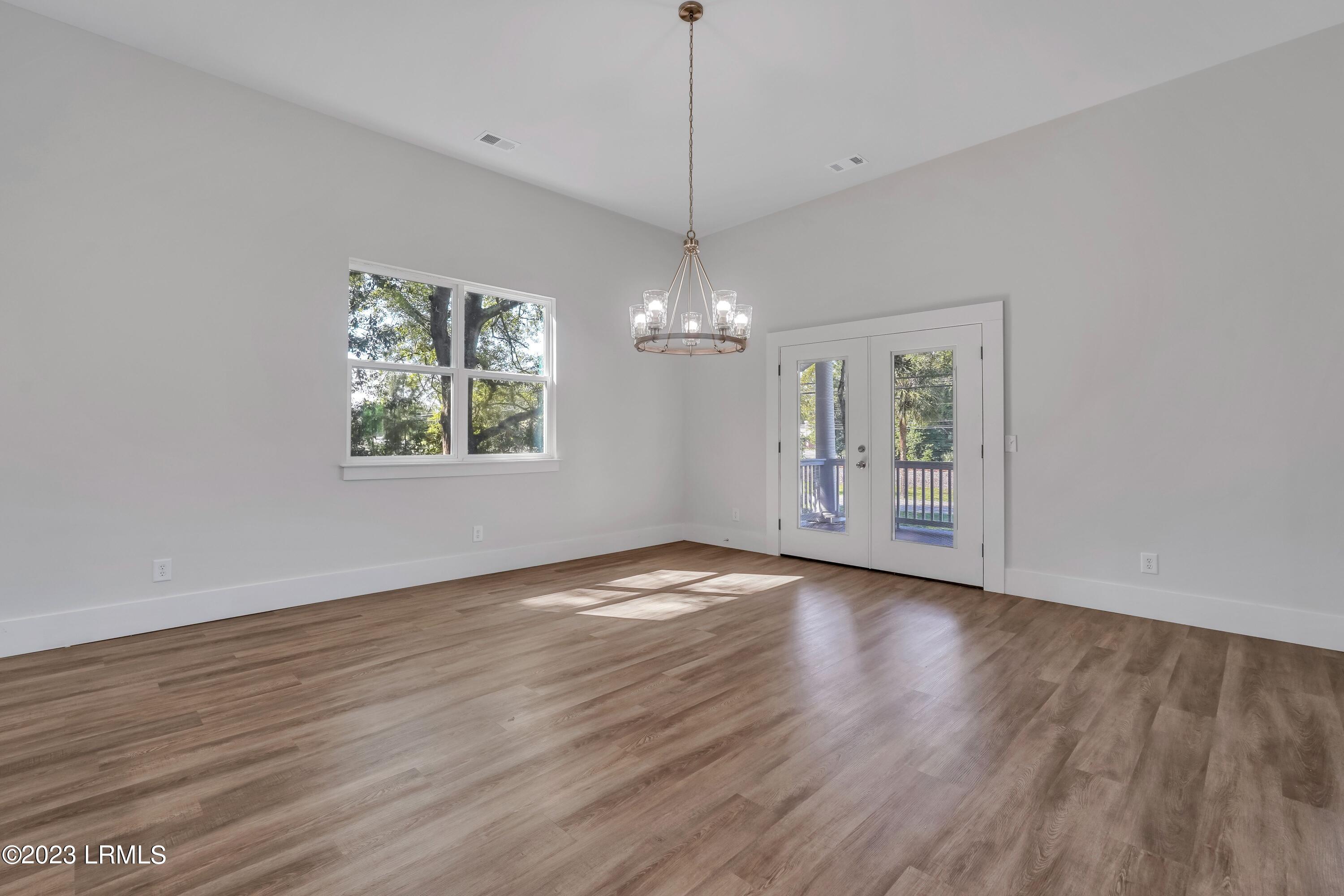 264 W Palmetto Avenue