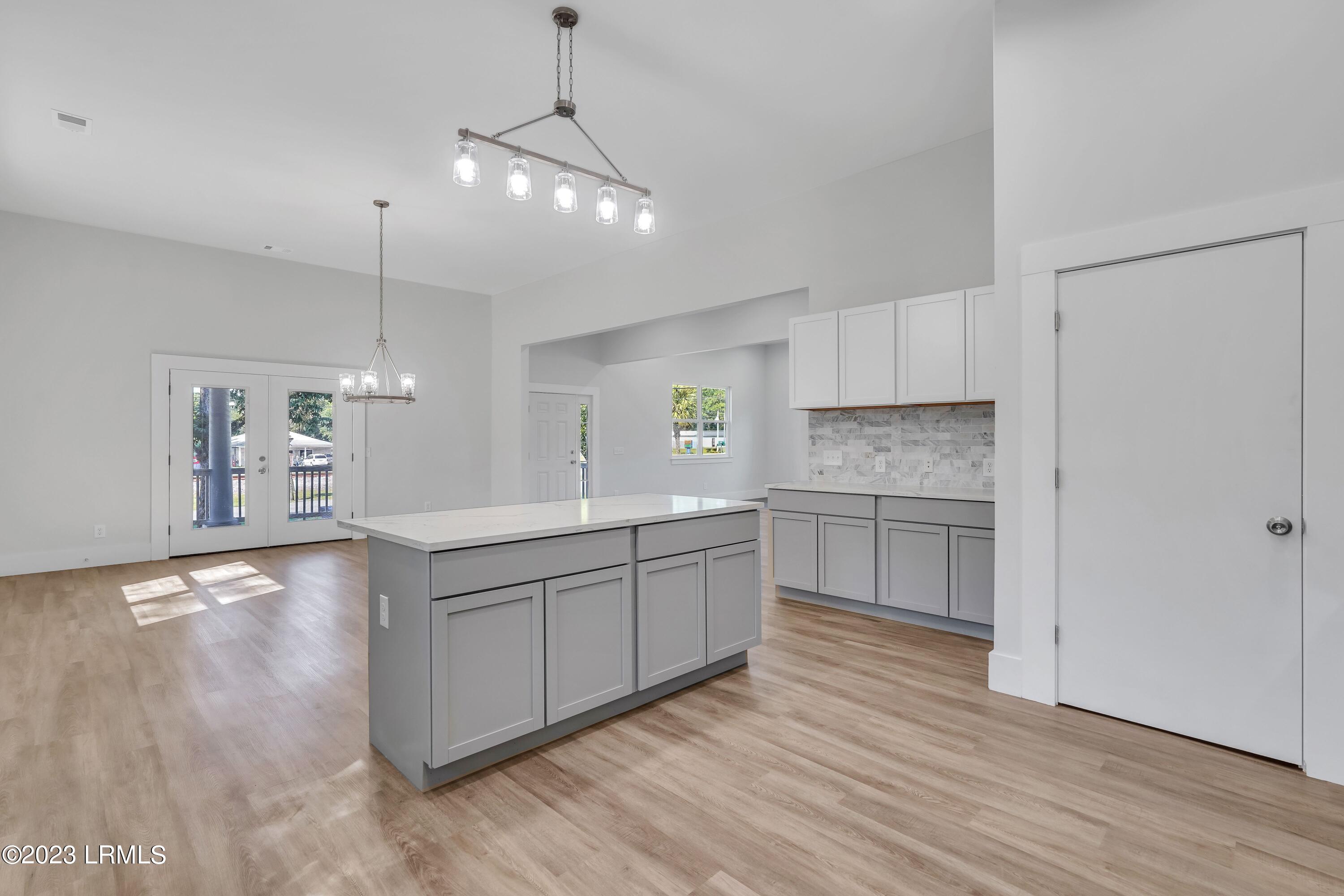 264 W Palmetto Avenue