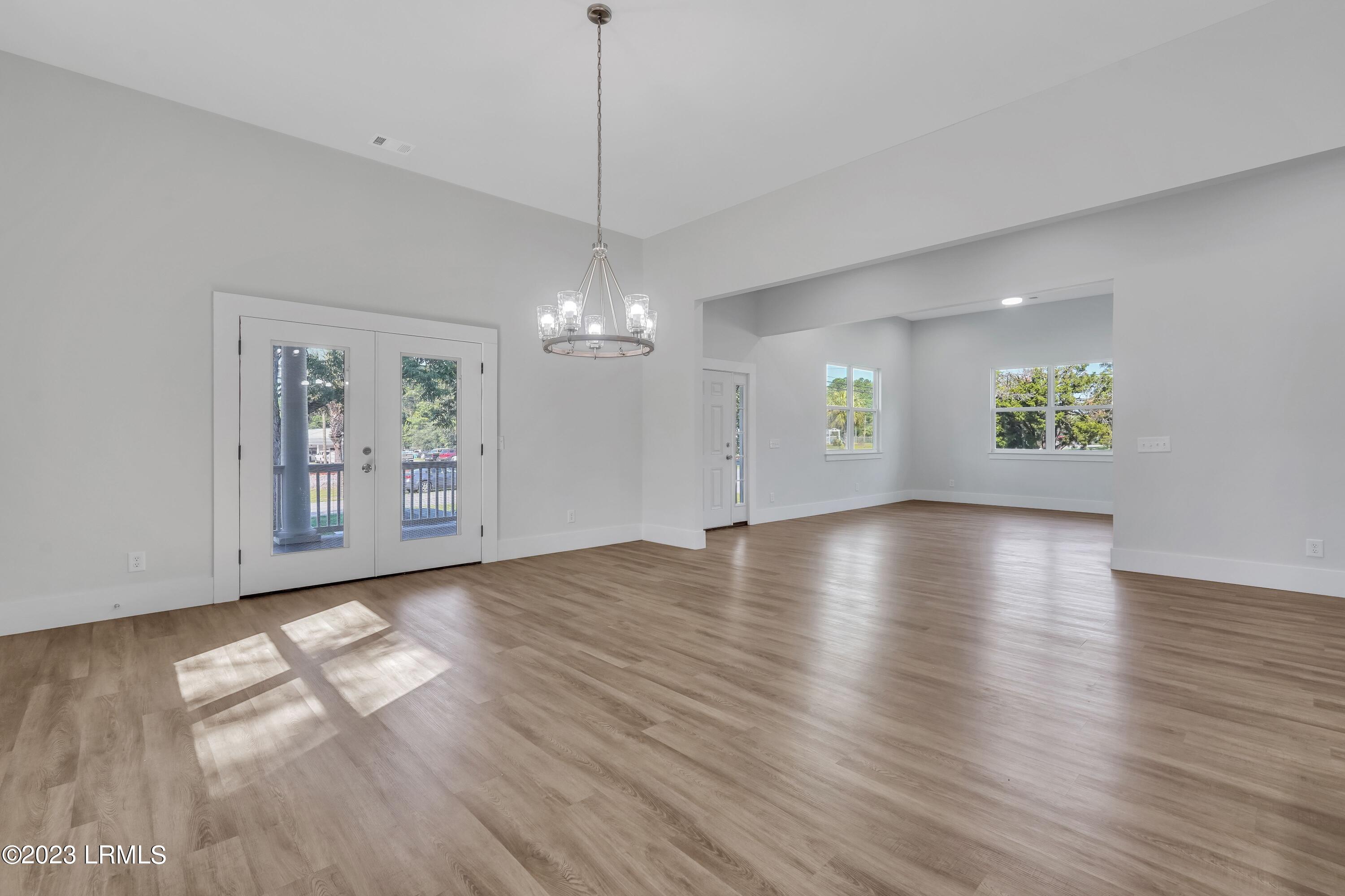 264 W Palmetto Avenue
