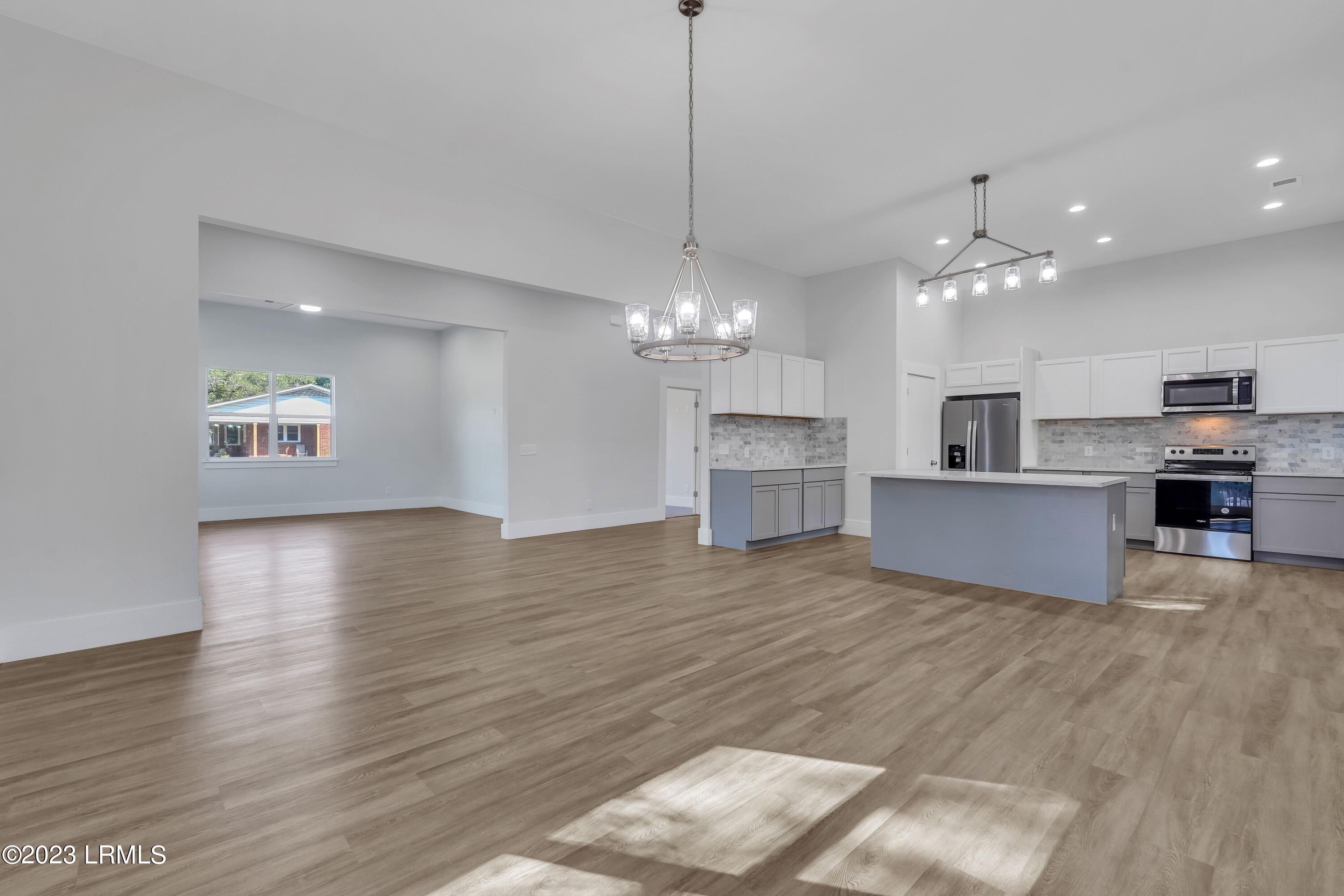 264 W Palmetto Avenue