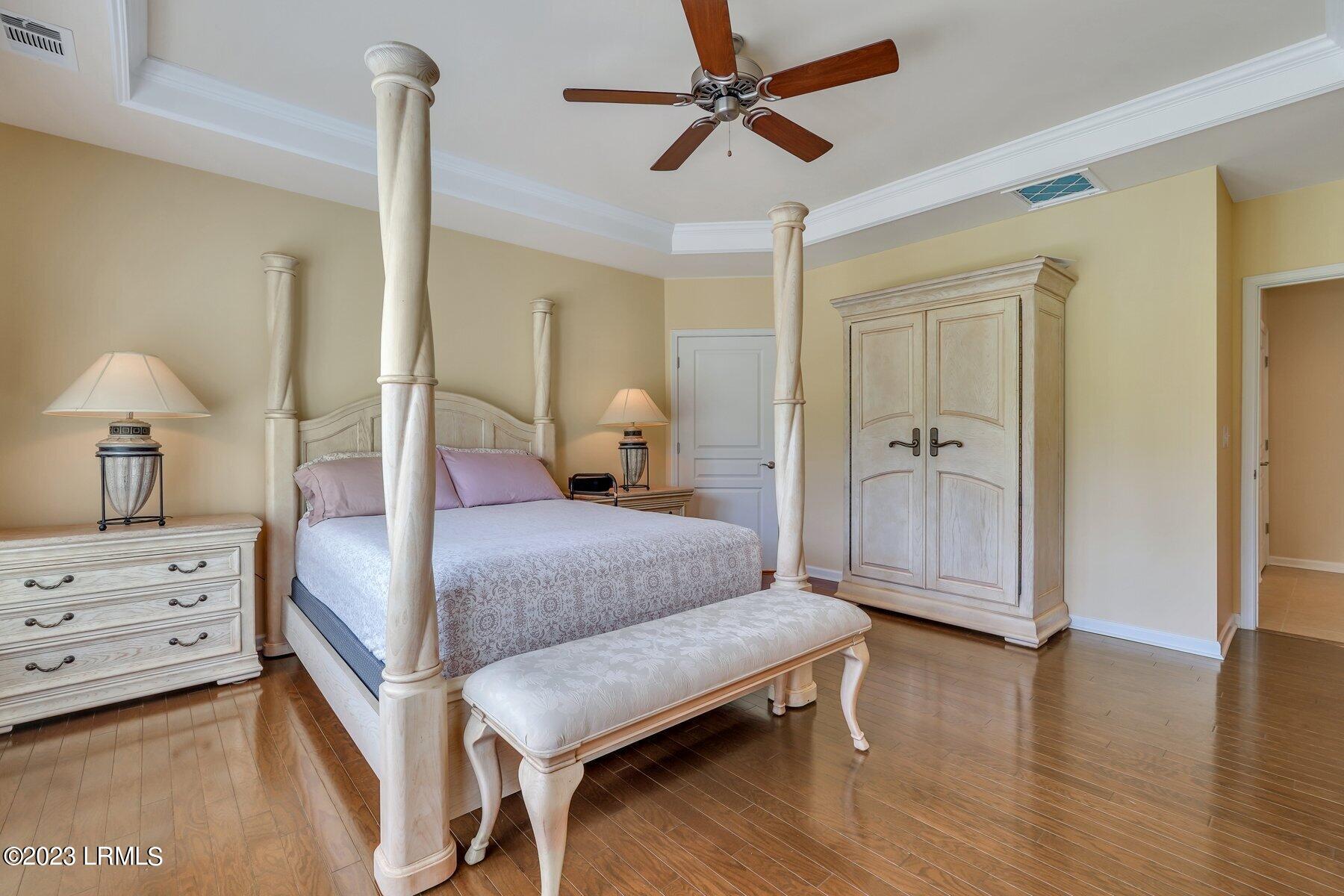 121 Knollwood Court