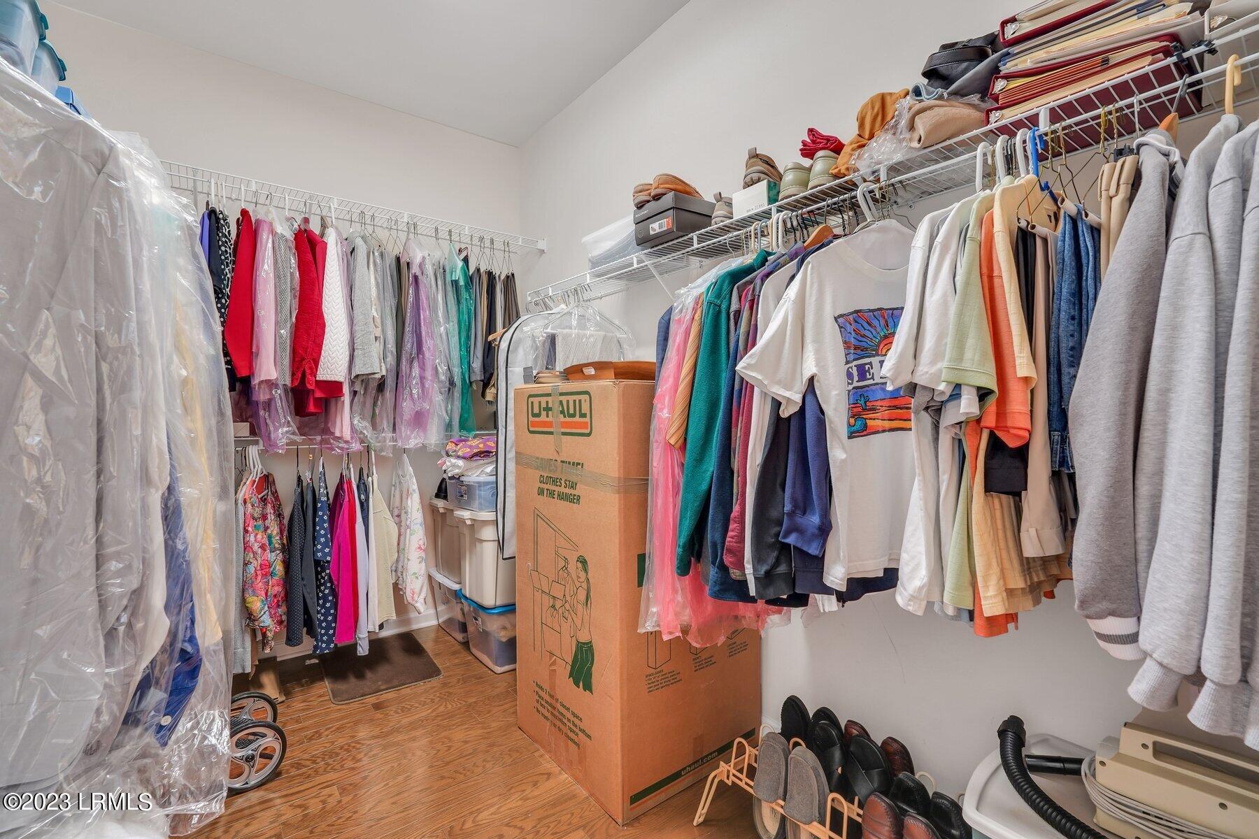 121 Knollwood Court