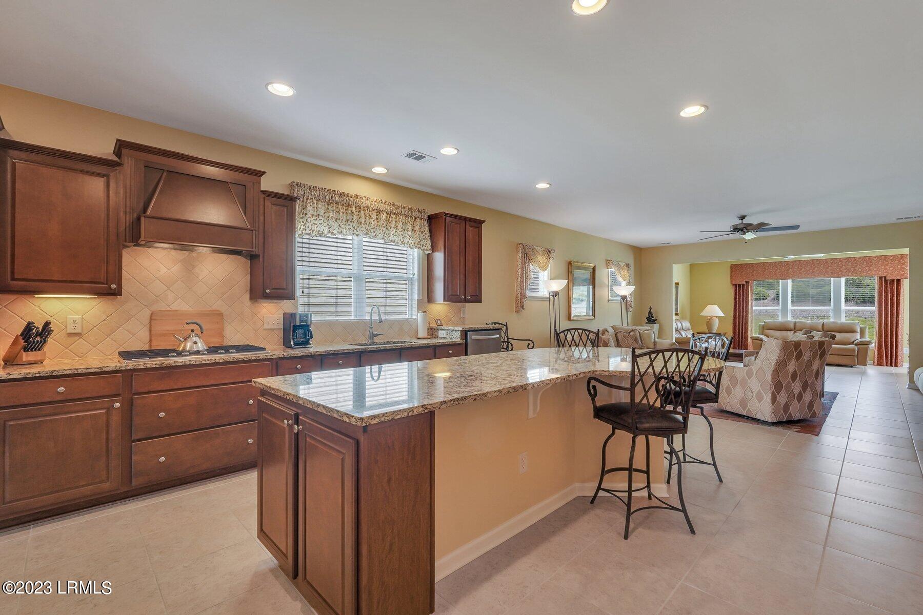 121 Knollwood Court