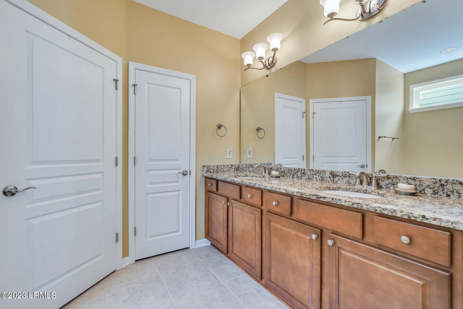 121 Knollwood Court