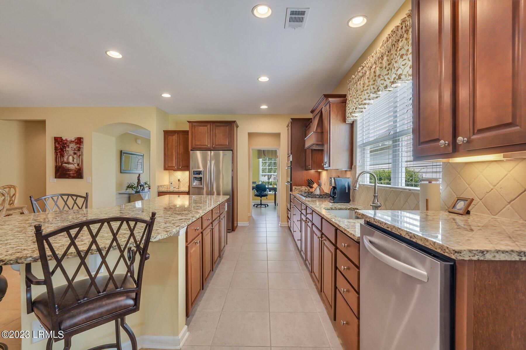 121 Knollwood Court