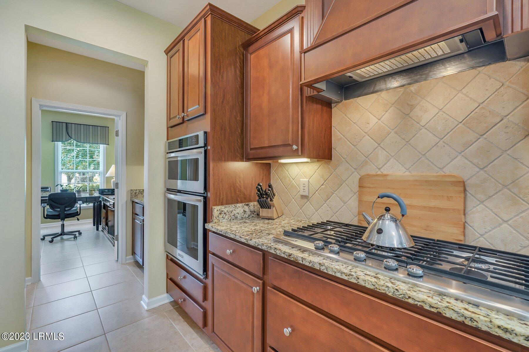121 Knollwood Court